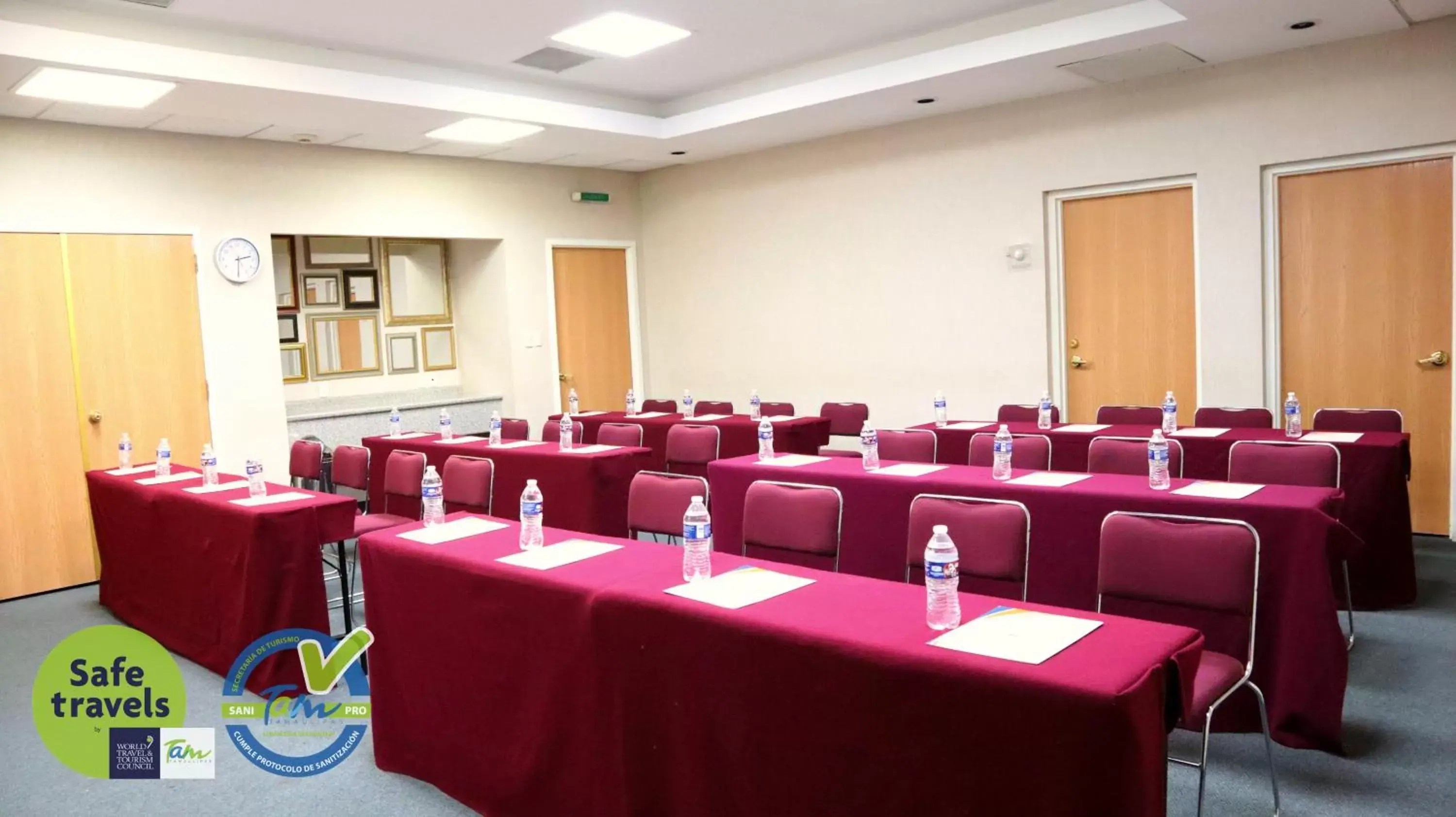 Business facilities in Rio Vista Inn Business High Class Tampico