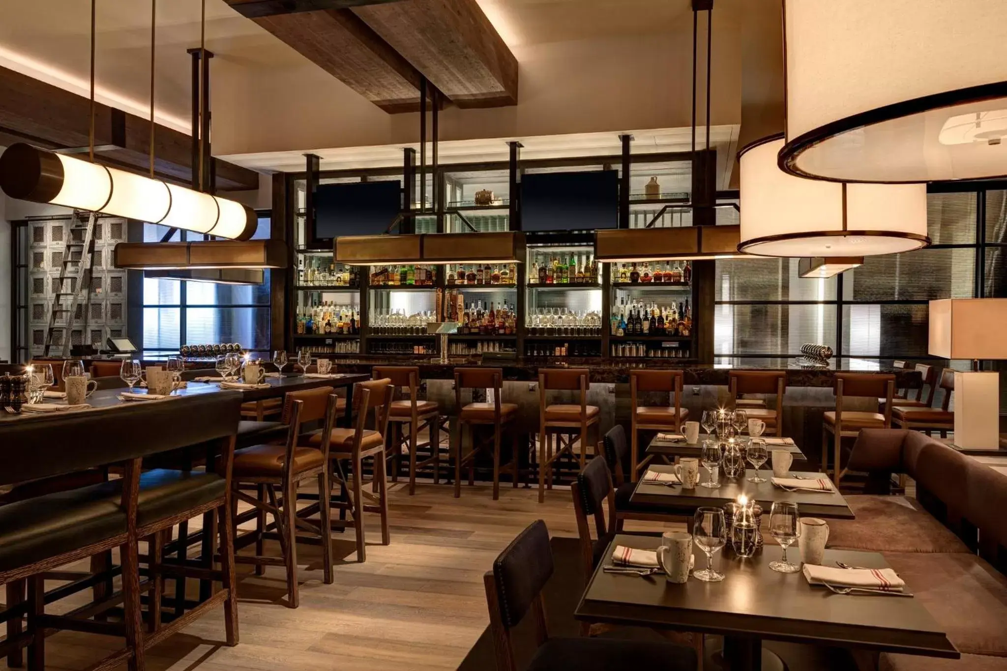 Lounge or bar in Loews Philadelphia Hotel Lounge or bar in Loews Philadelphia Hotel