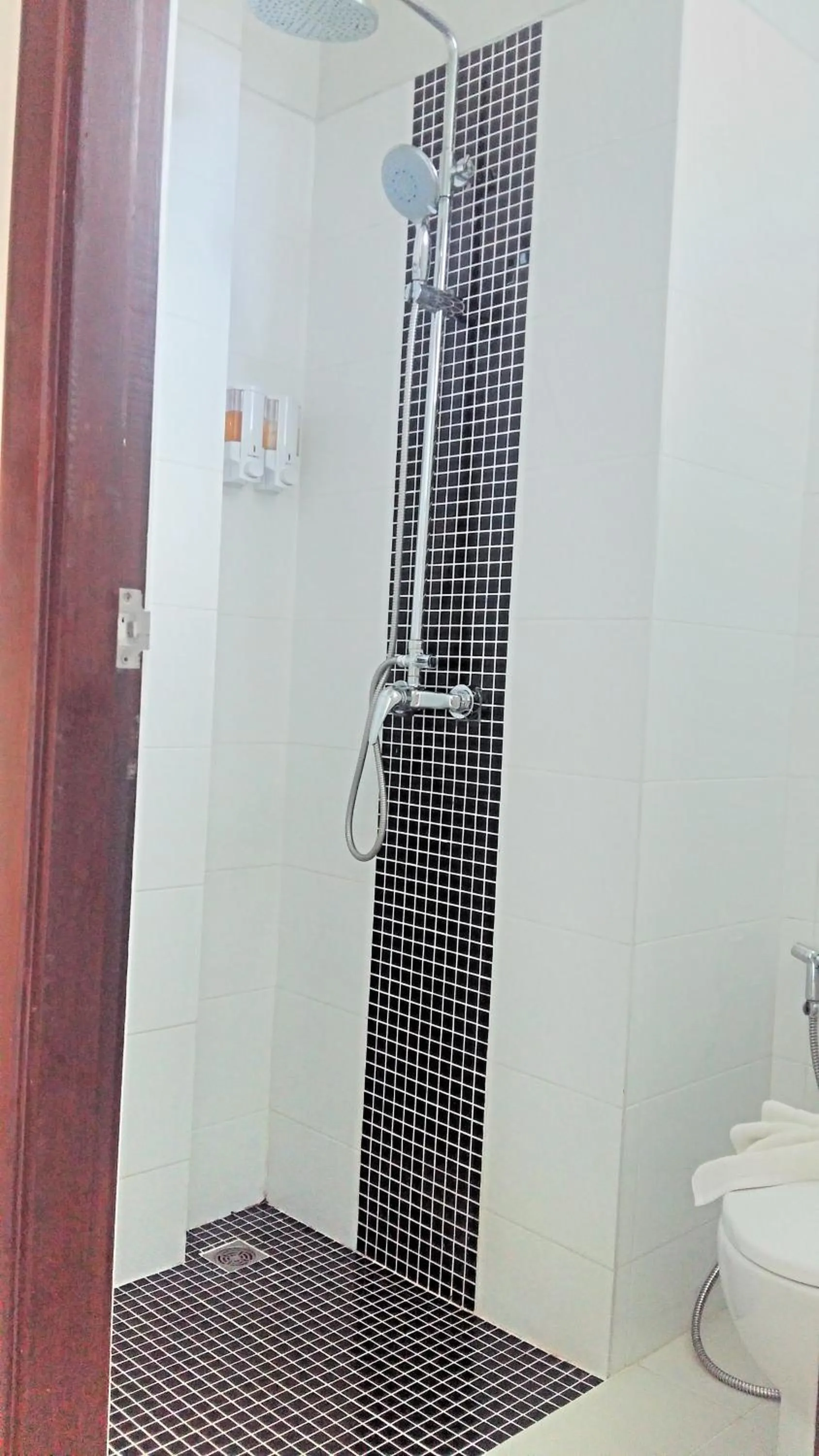 Toilet in The Wings Boutique Hotels Krabi Ko Lanta