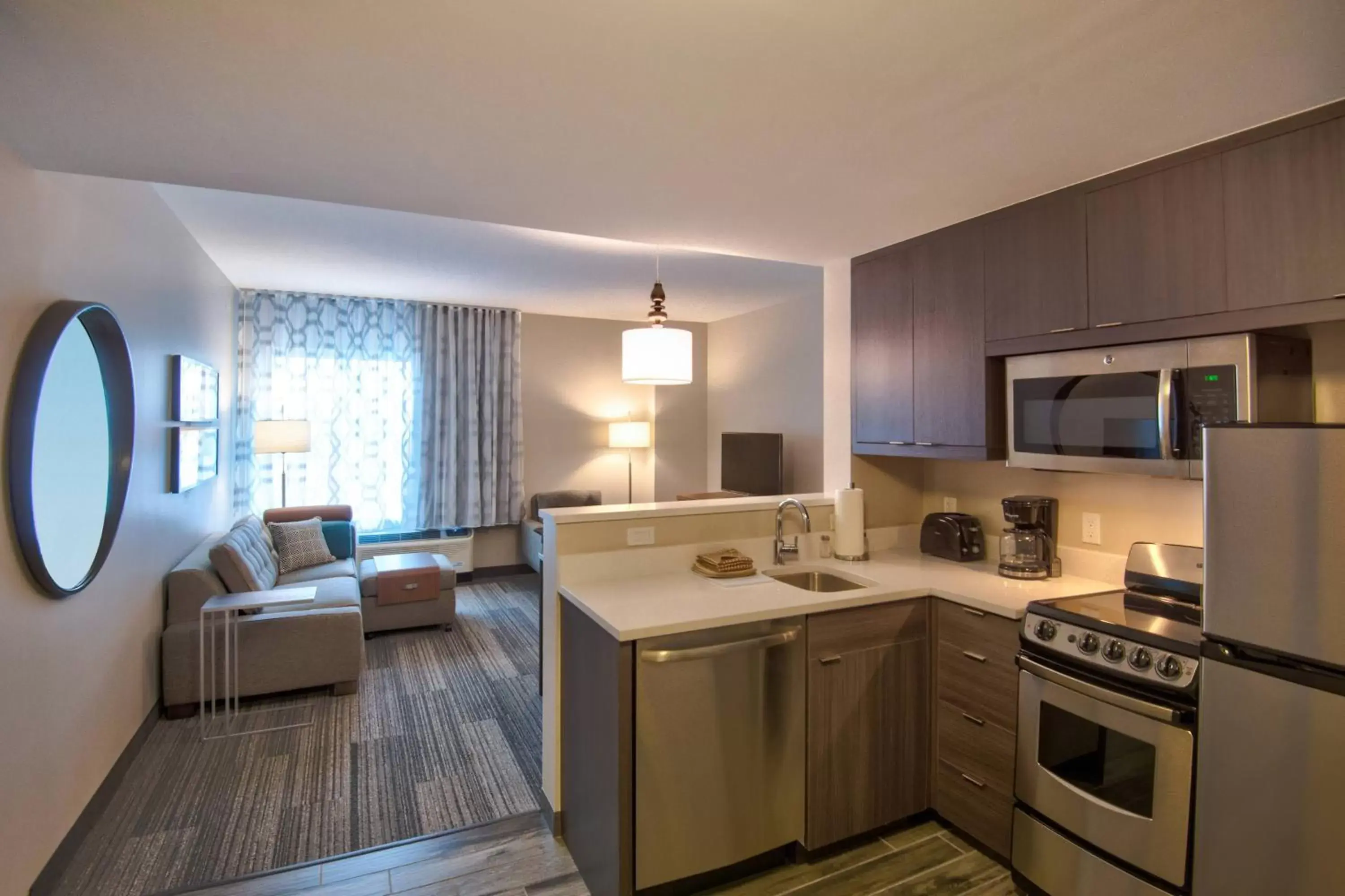 Kitchen or kitchenette, Kitchen/Kitchenette in TownePlace Suites by Marriott Miami Airport