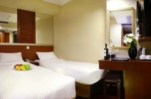 Bedroom, Bed in Oriental Lander Hotel