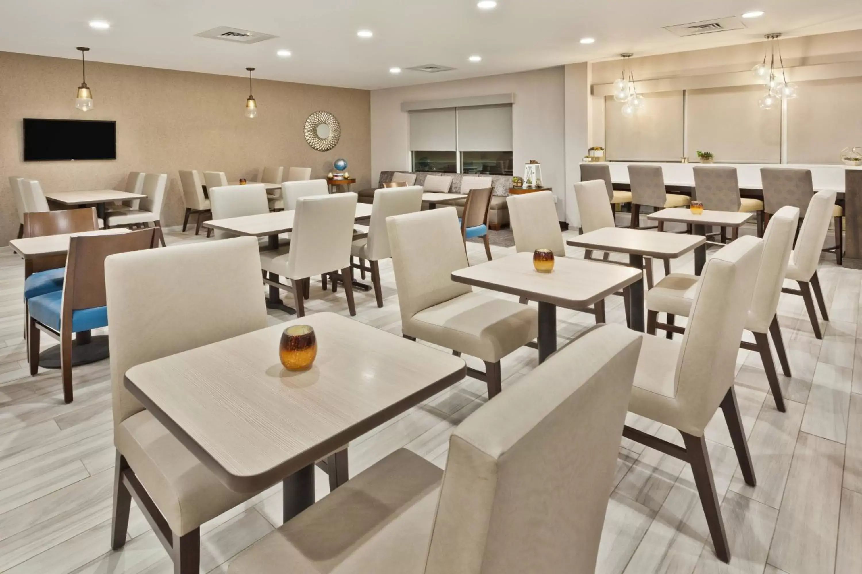 Restaurant/Places to Eat in TownePlace Suites Dothan