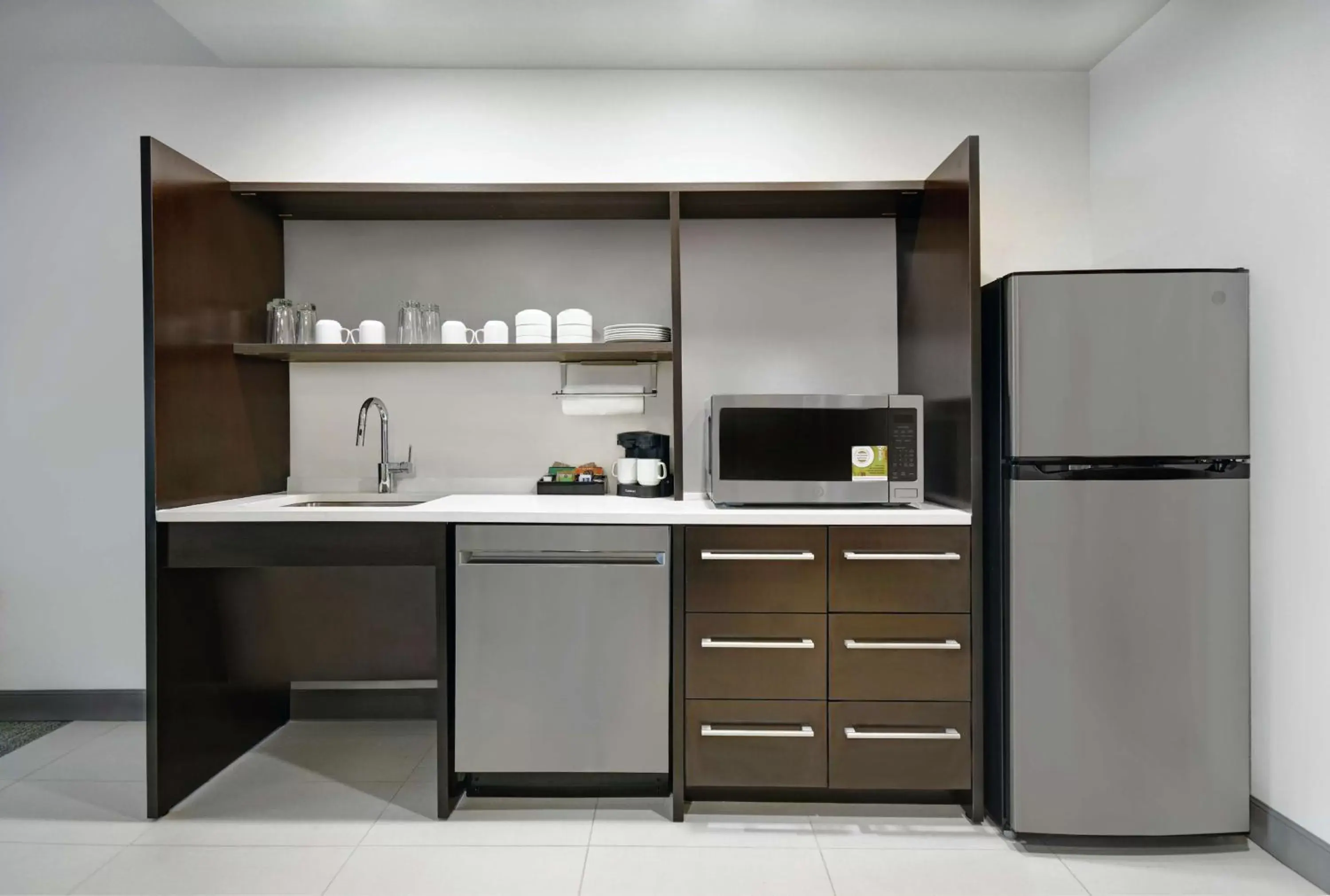 Kitchen or kitchenette, Kitchen/Kitchenette in Home2 Suites By Hilton Lawrenceville Atlanta Sugarloaf, Ga