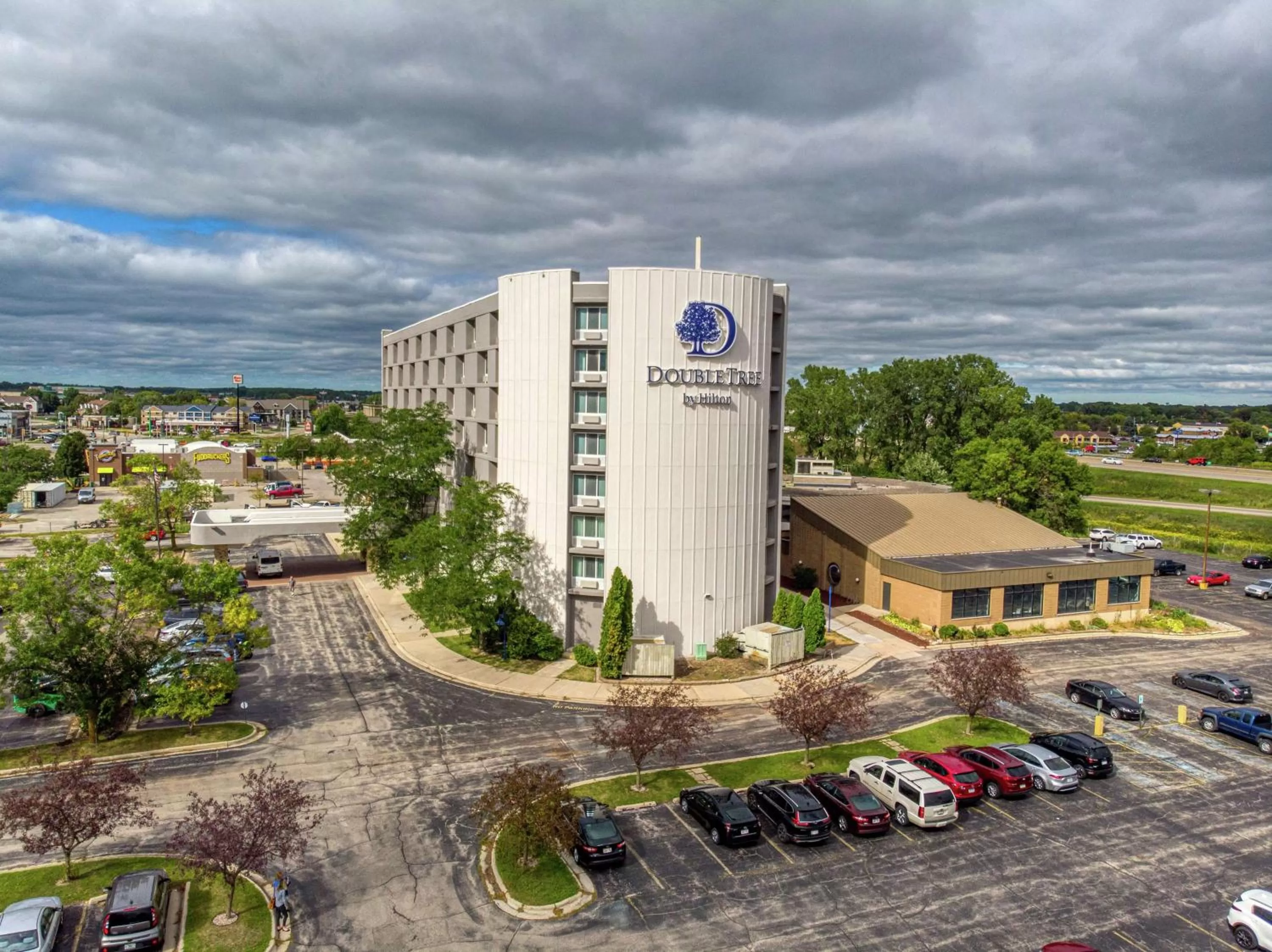 Property building in DoubleTree by Hilton Appleton, WI