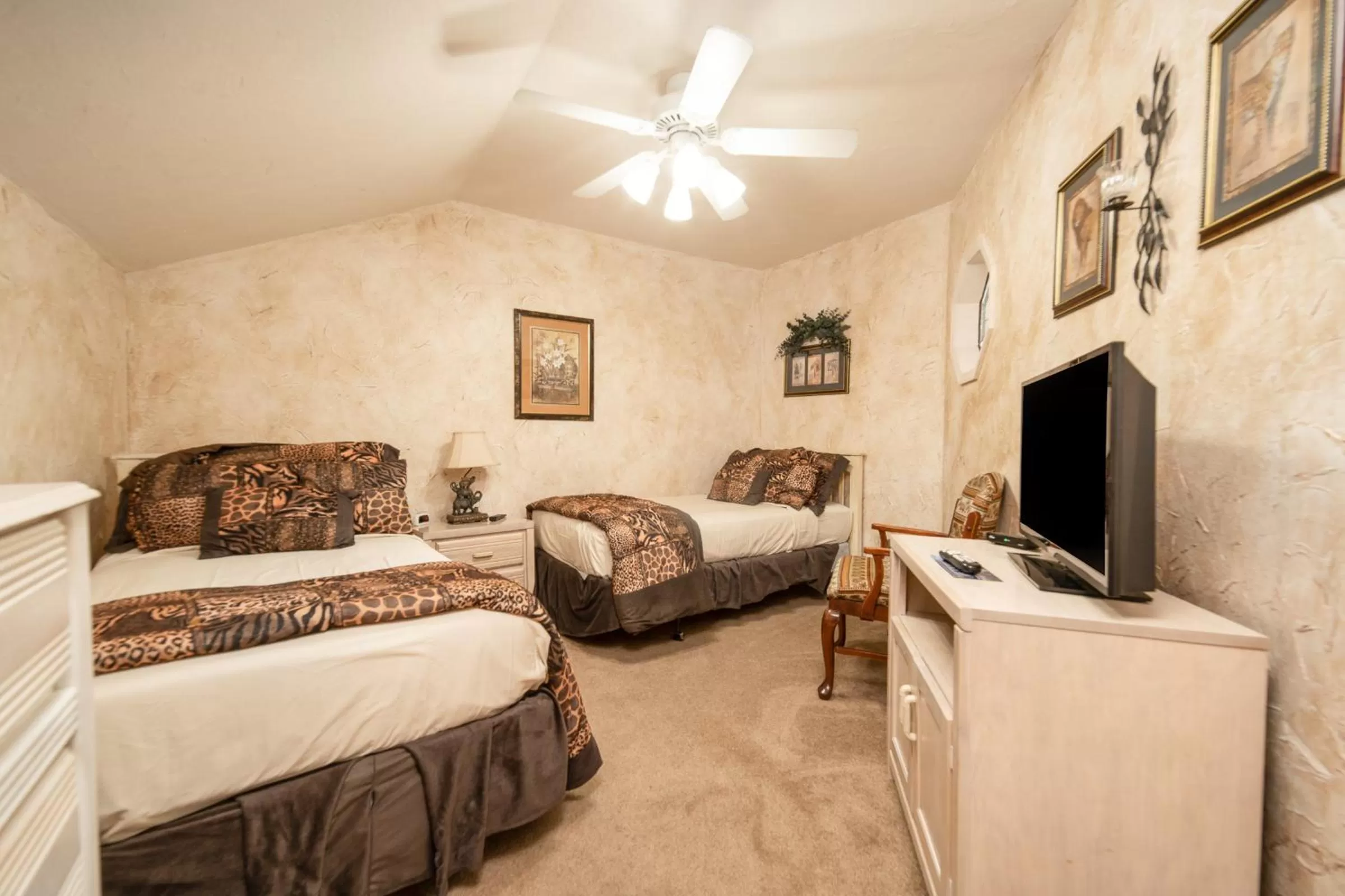 Bed in Pointe Royale Golf Resort