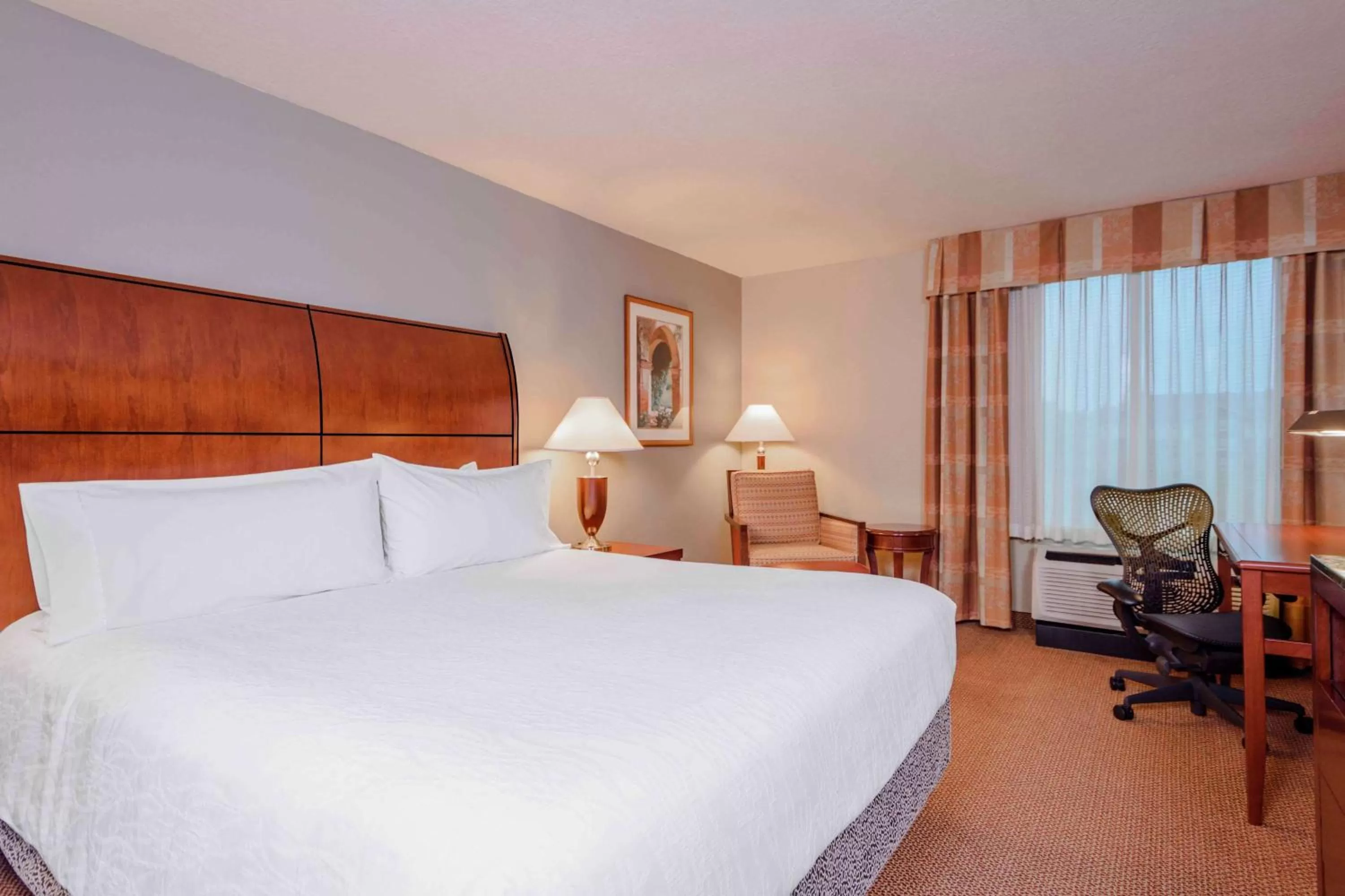 Bedroom, Bed in Hilton Garden Inn Independence