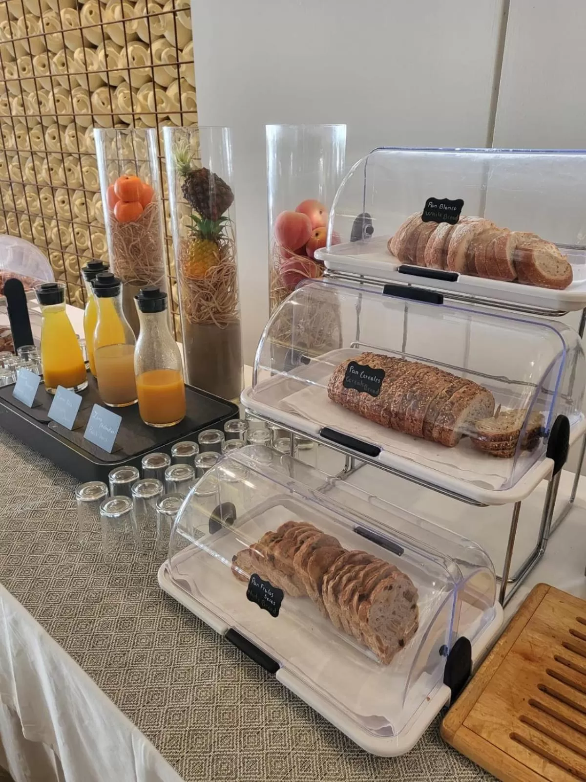Buffet breakfast in Hotel Boutique Balandret