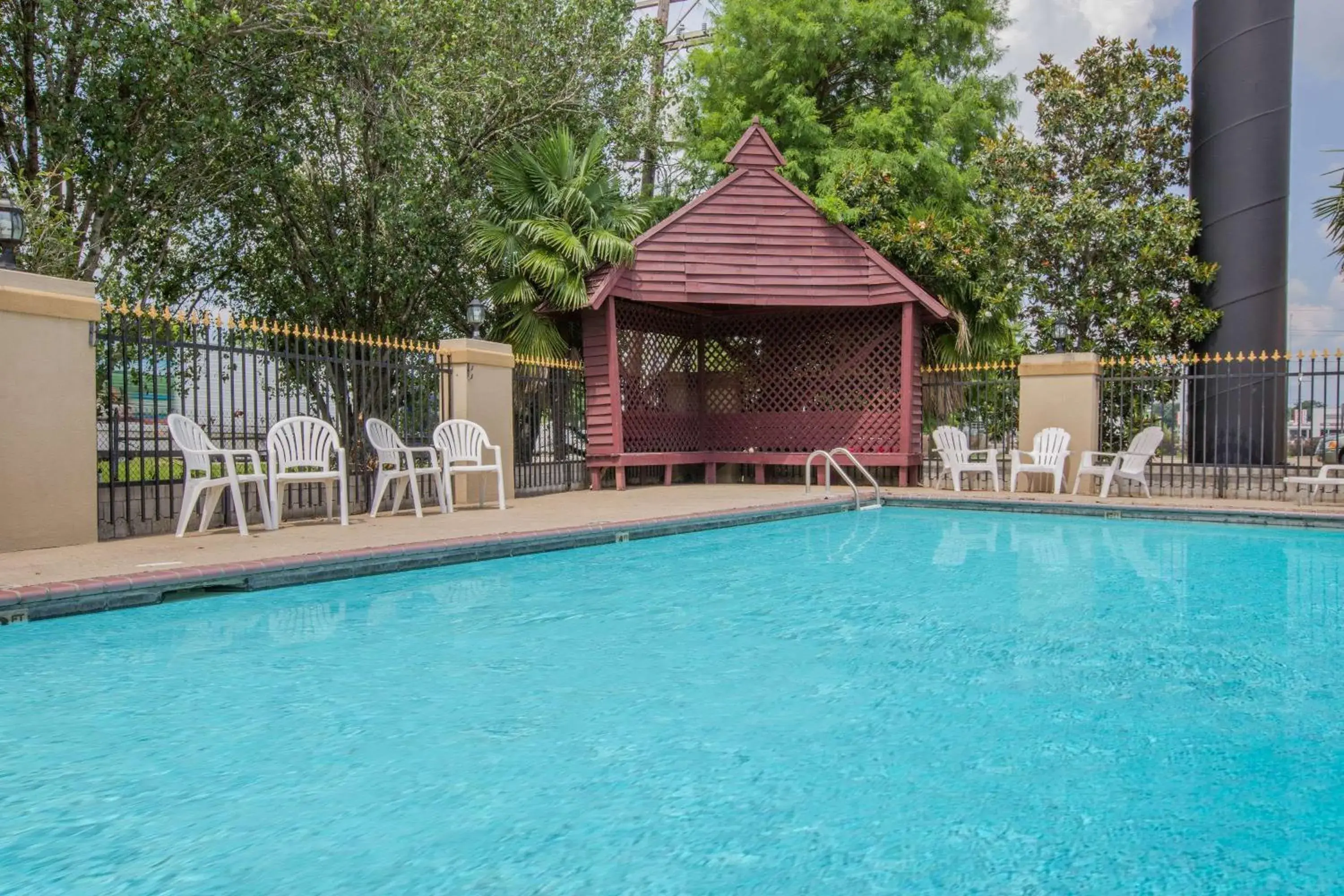 On site, Swimming Pool in Days Inn by Wyndham Denham Springs-Baton Rouge East