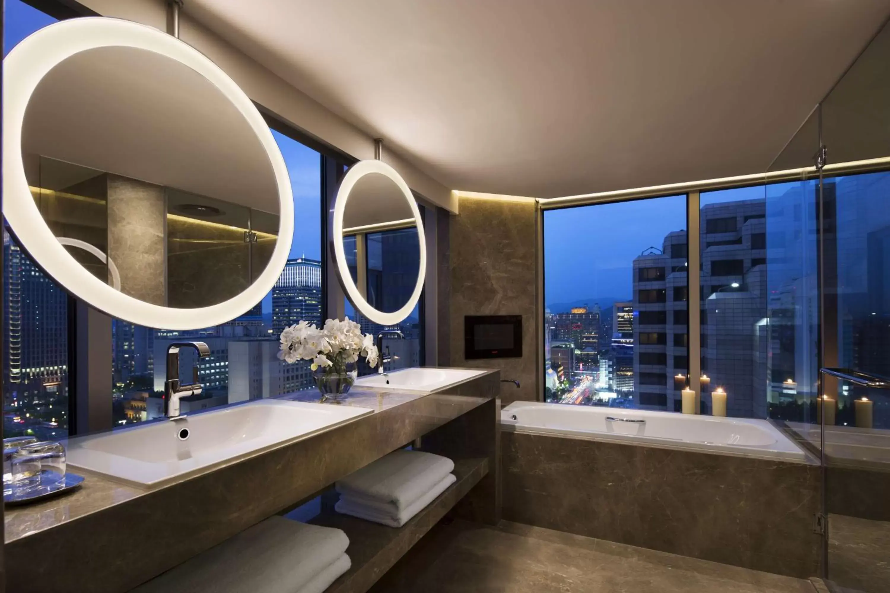 Bathroom in Grand Hyatt Taipei