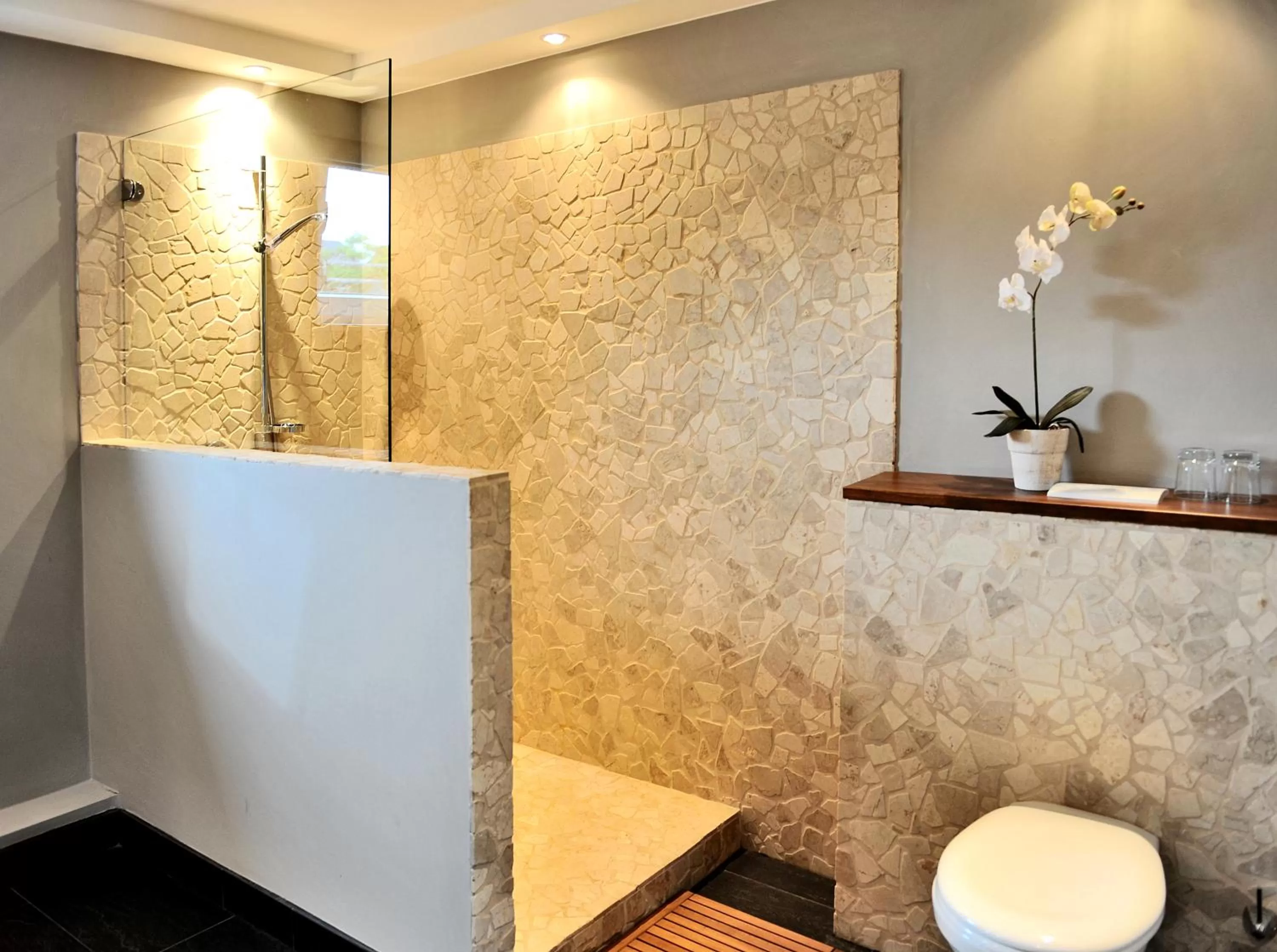 Bathroom in Hotel und Landhaus 'Kastanie'