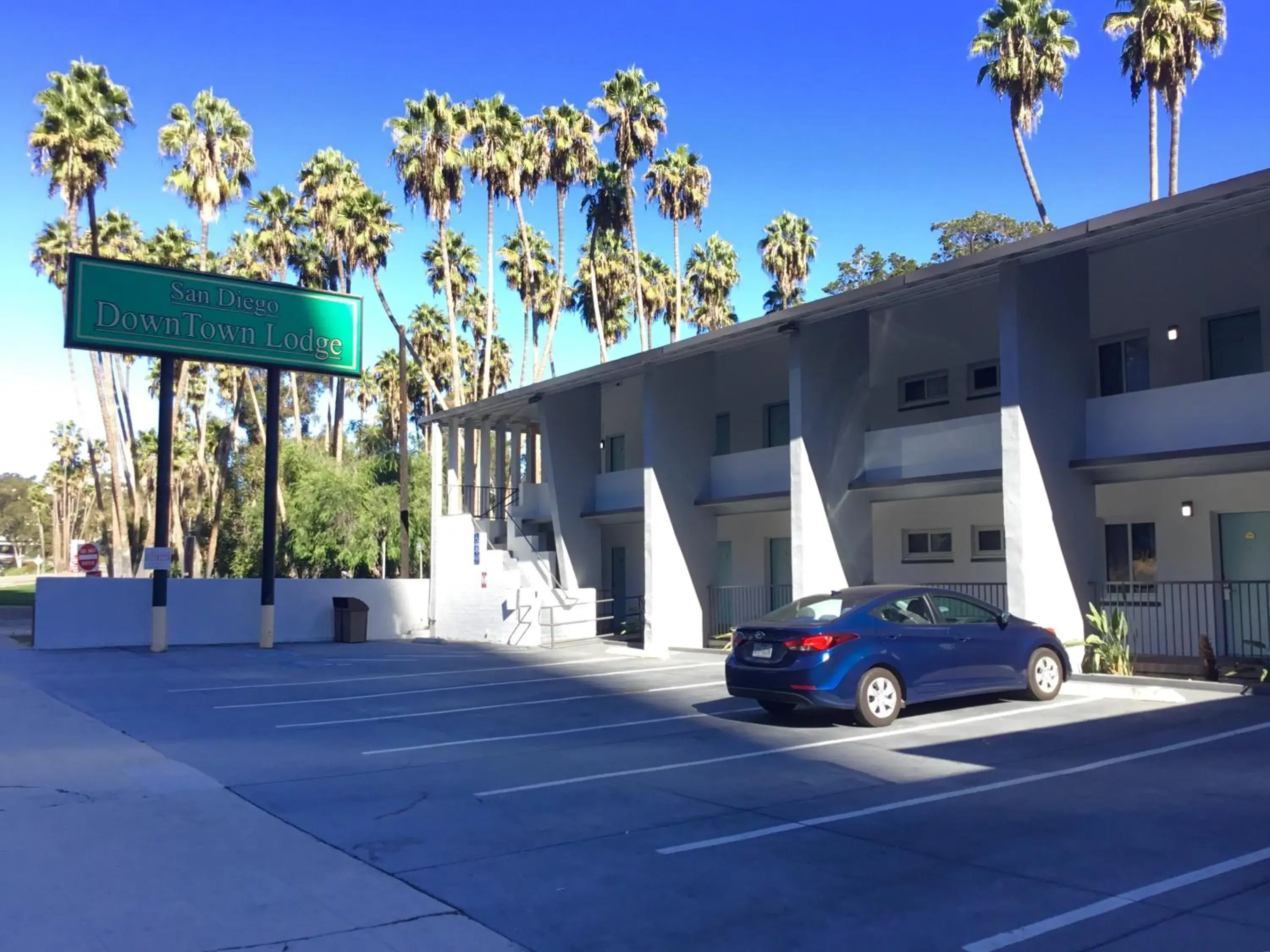 Property Building in Downtown San Diego Lodge