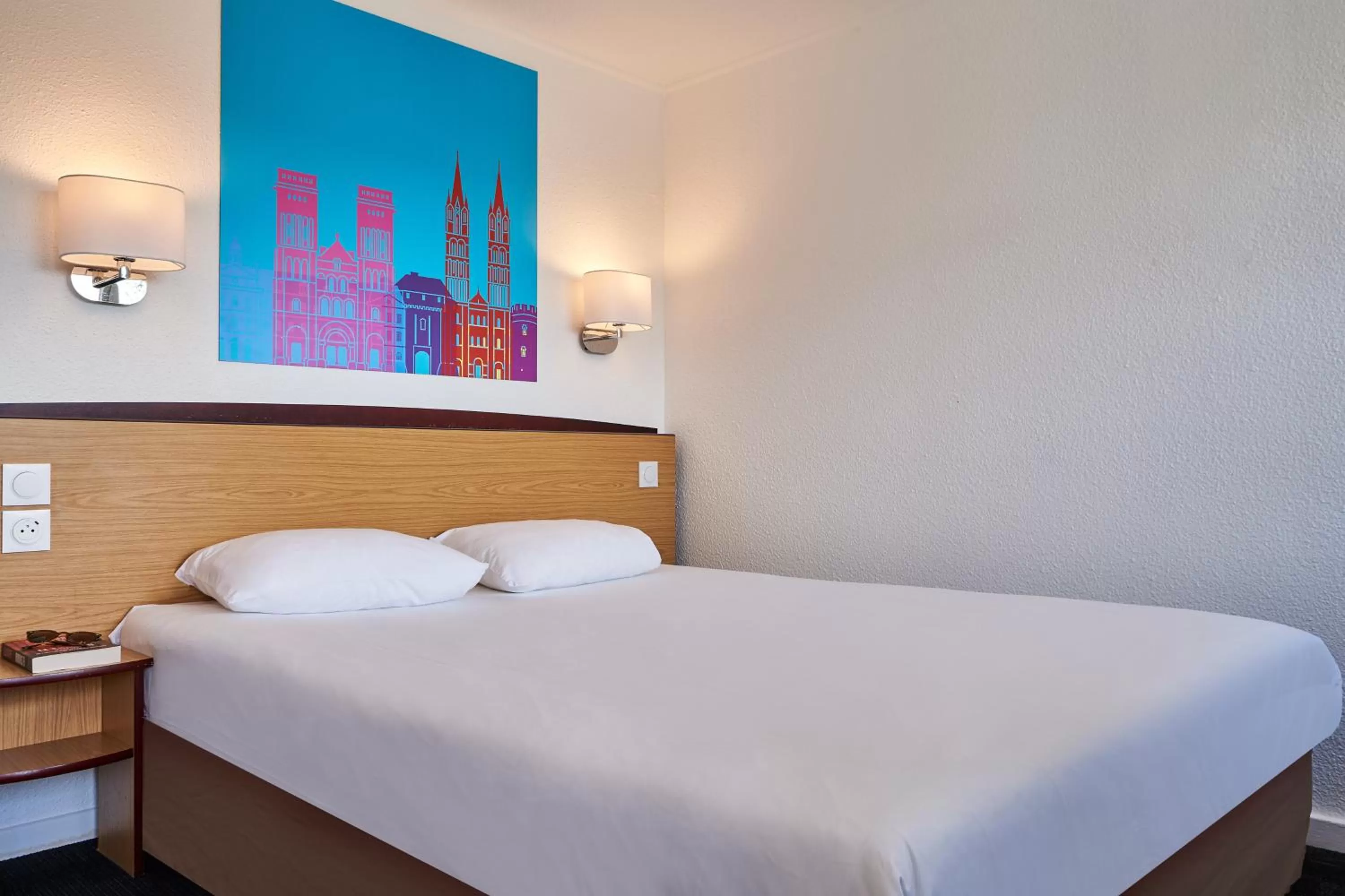 Photo of the whole room, Bed in Kyriad Direct Strasbourg Ouest - Zénith