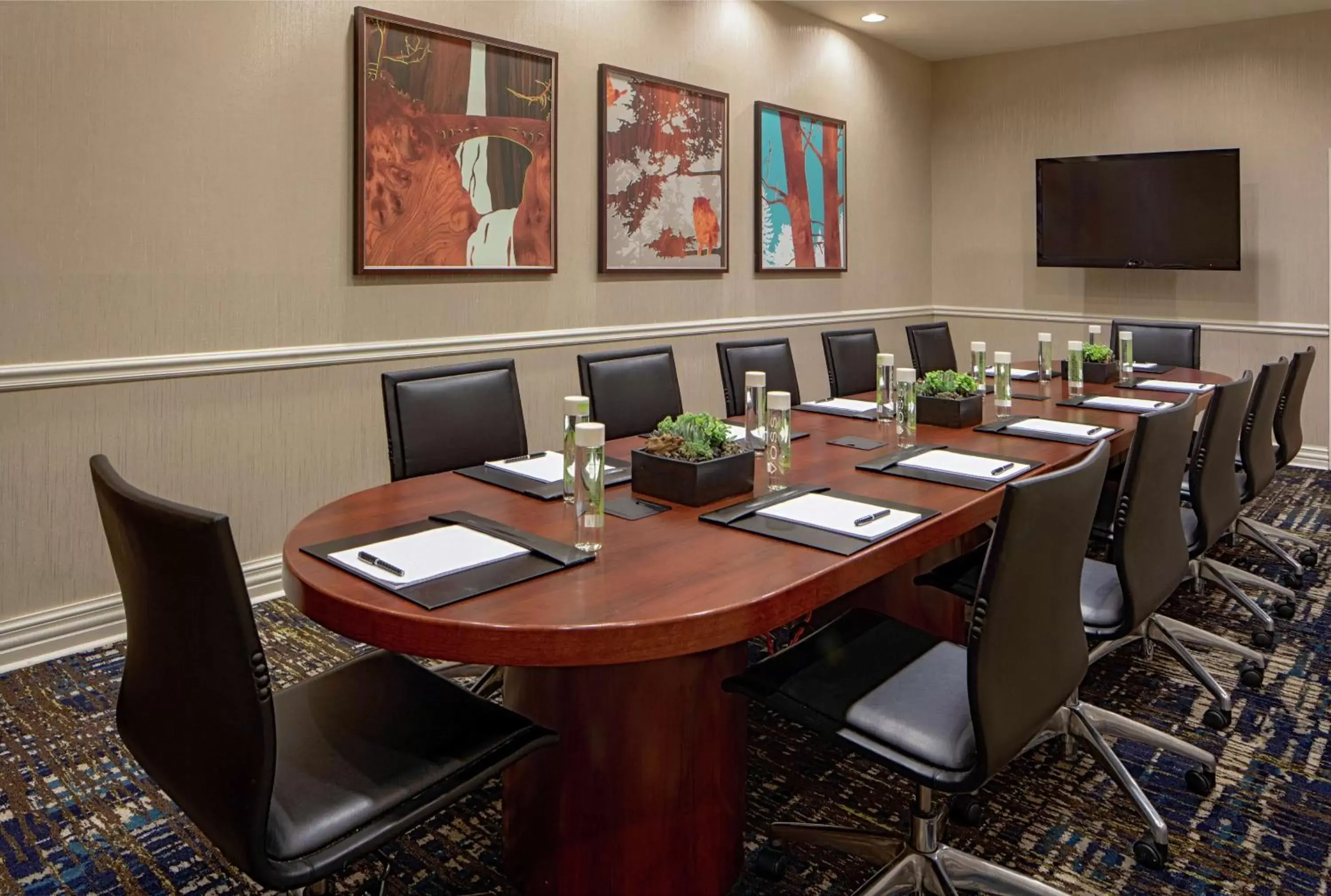 Meeting/conference room in Doubletree Suites by Hilton Salt Lake City