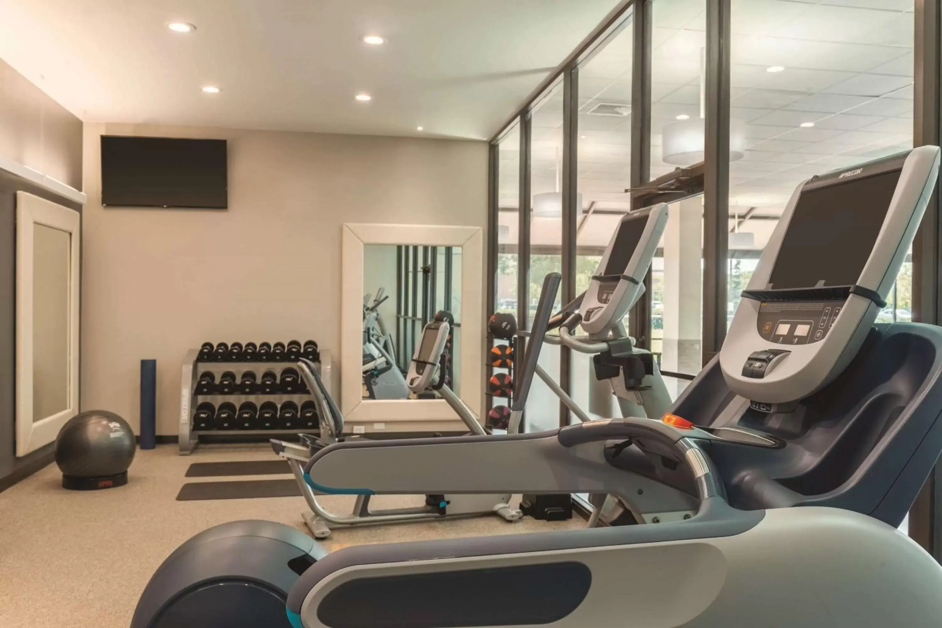 Fitness centre/facilities, Fitness Center/Facilities in Embassy Suites by Hilton Milwaukee Brookfield