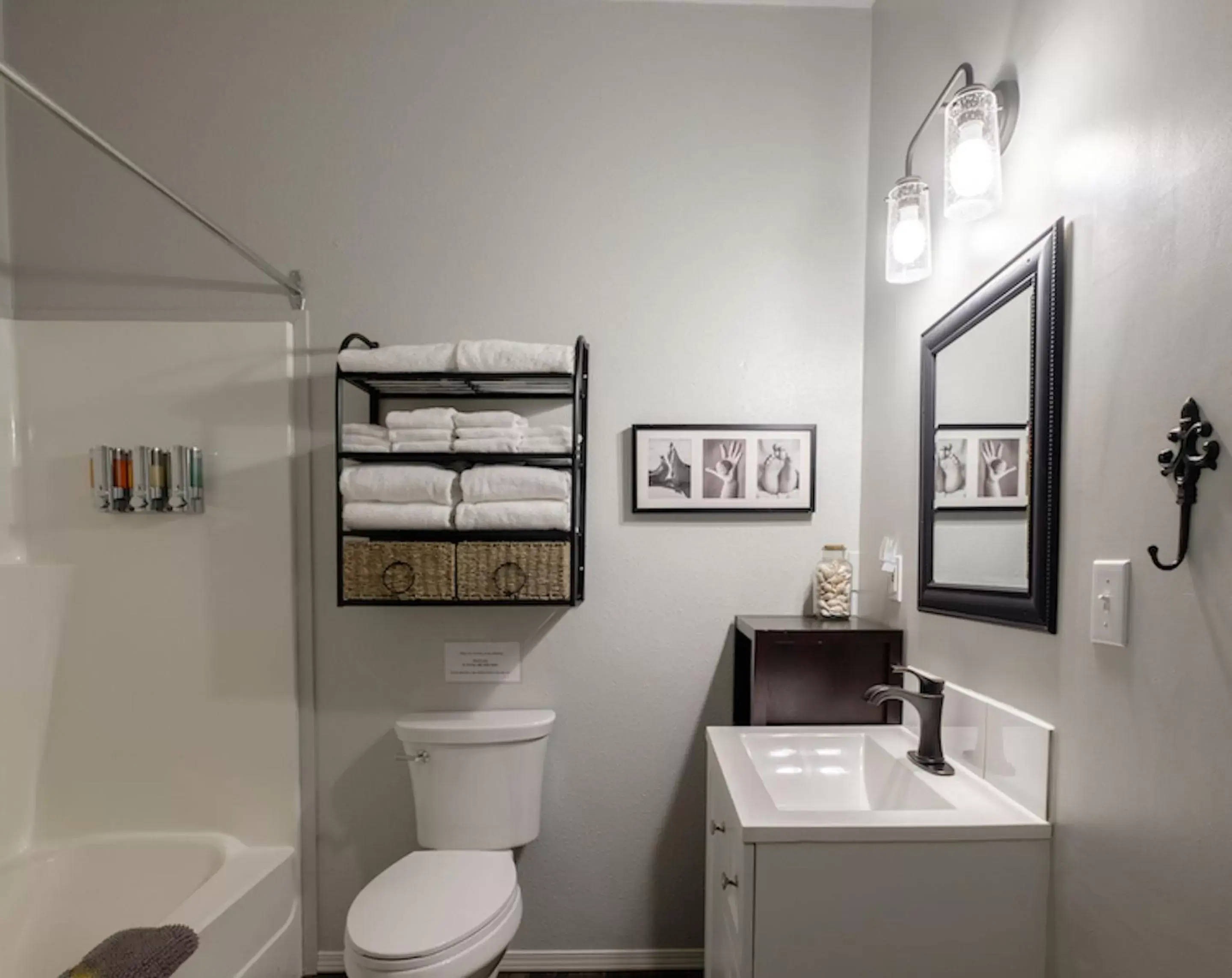 Bathroom in Bramblebank Cottages