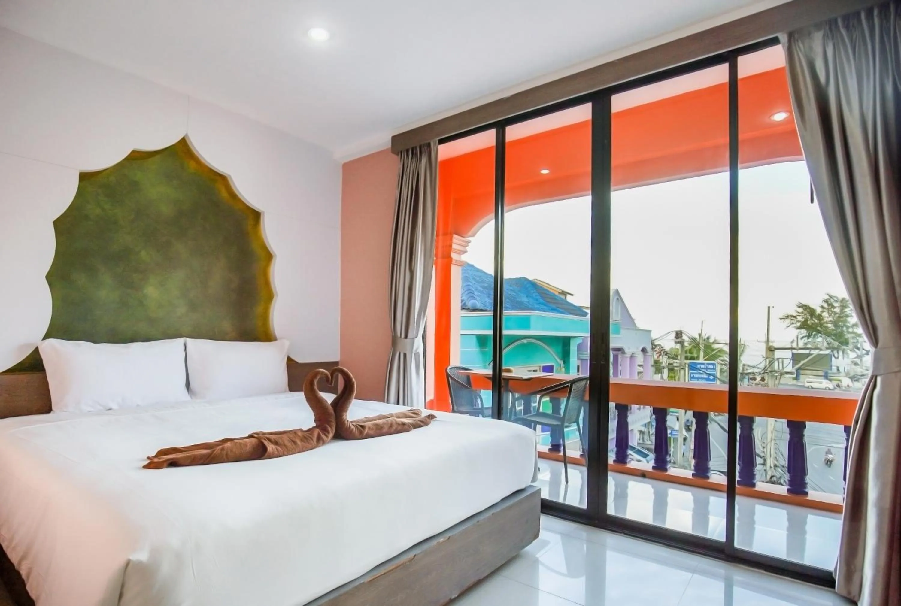 Photo of the whole room, Bed in Khaleej Mass Hotel Patong