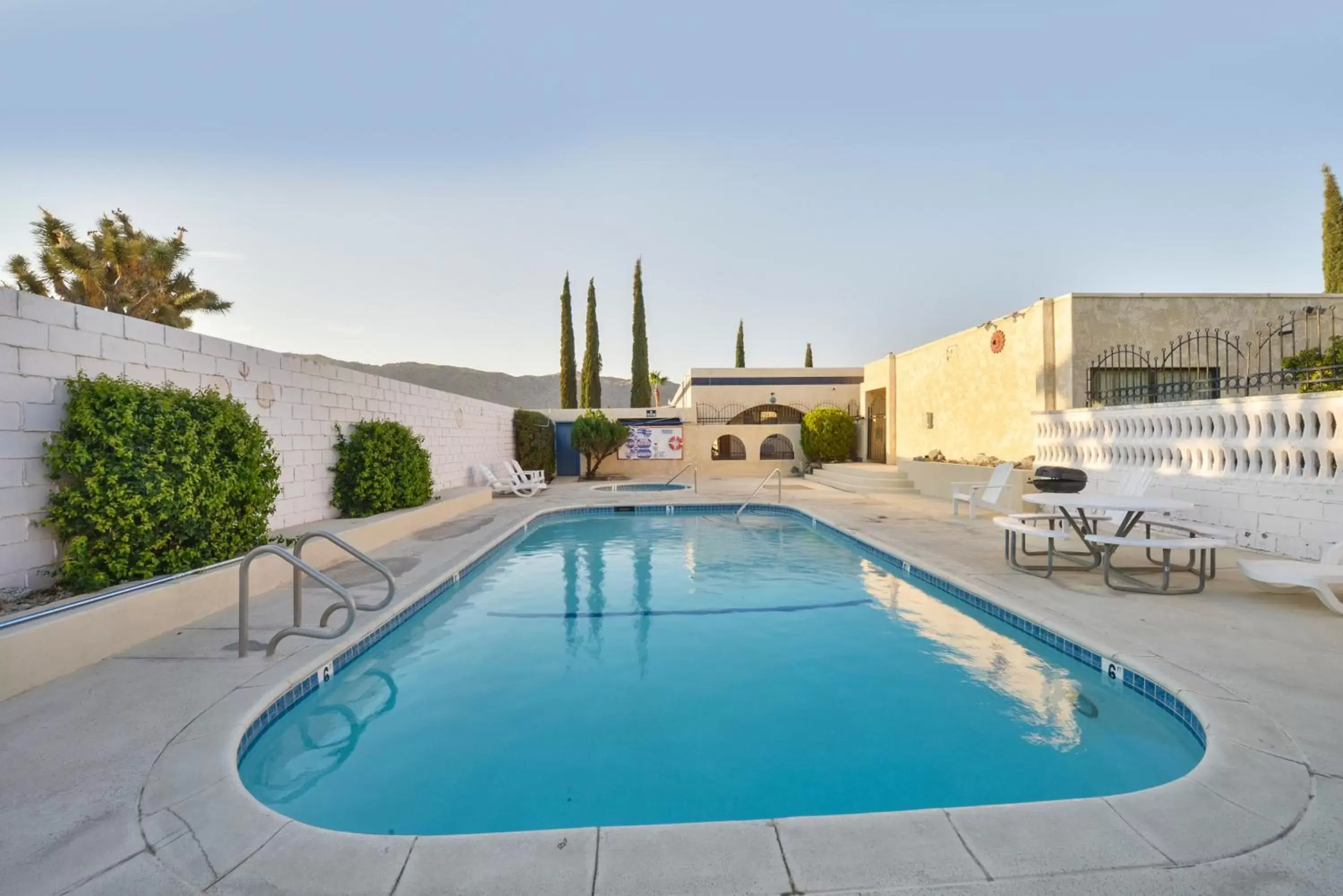 Swimming pool in Americas Best Value Inn and Suites -Yucca Valley Swimming pool in Americas Best Value Inn and Suites -Yucca Valley