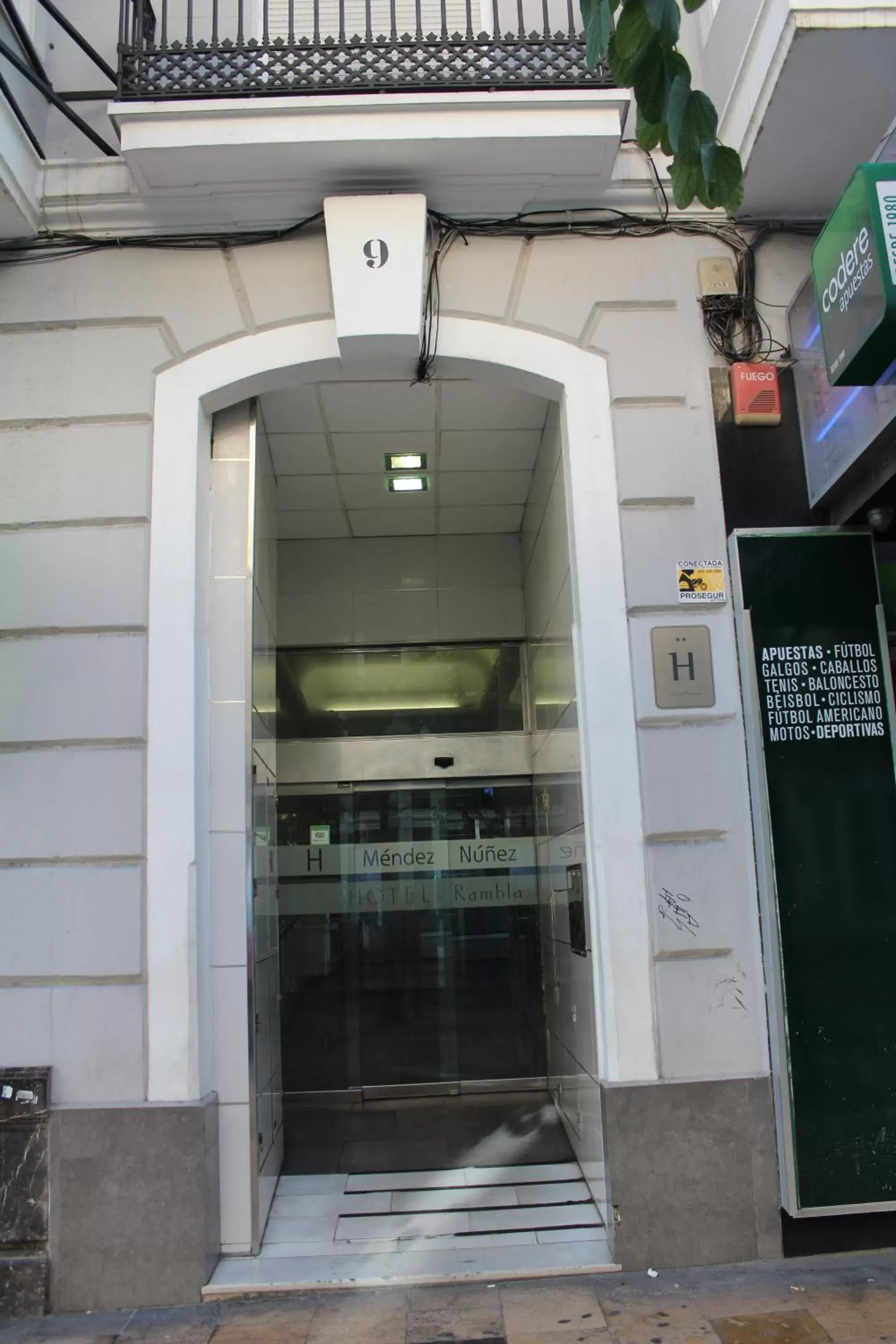 Facade/entrance in Mendez Nuñez Alicante