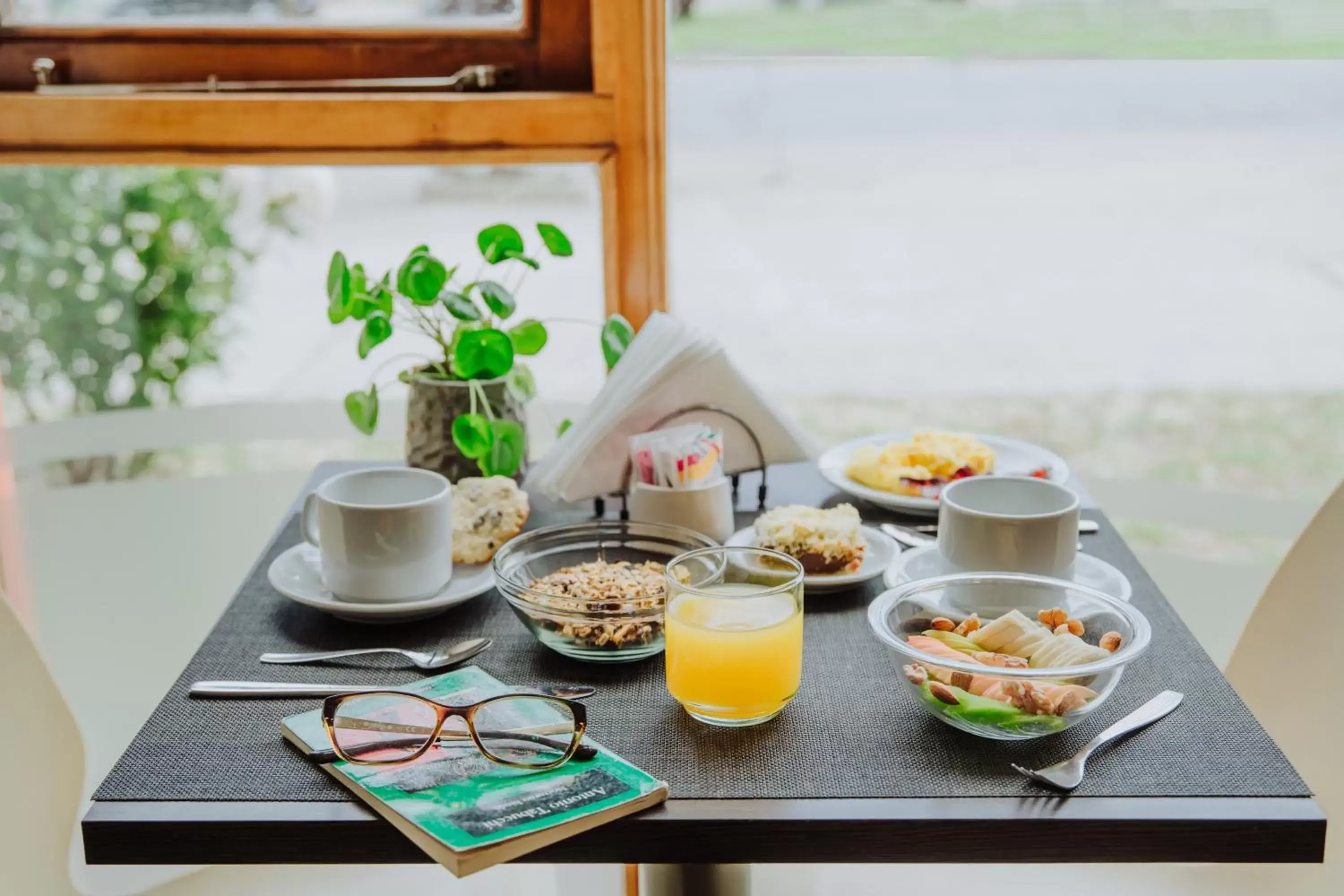 Breakfast in Hostería El Coirón Breakfast in Hostería El Coirón