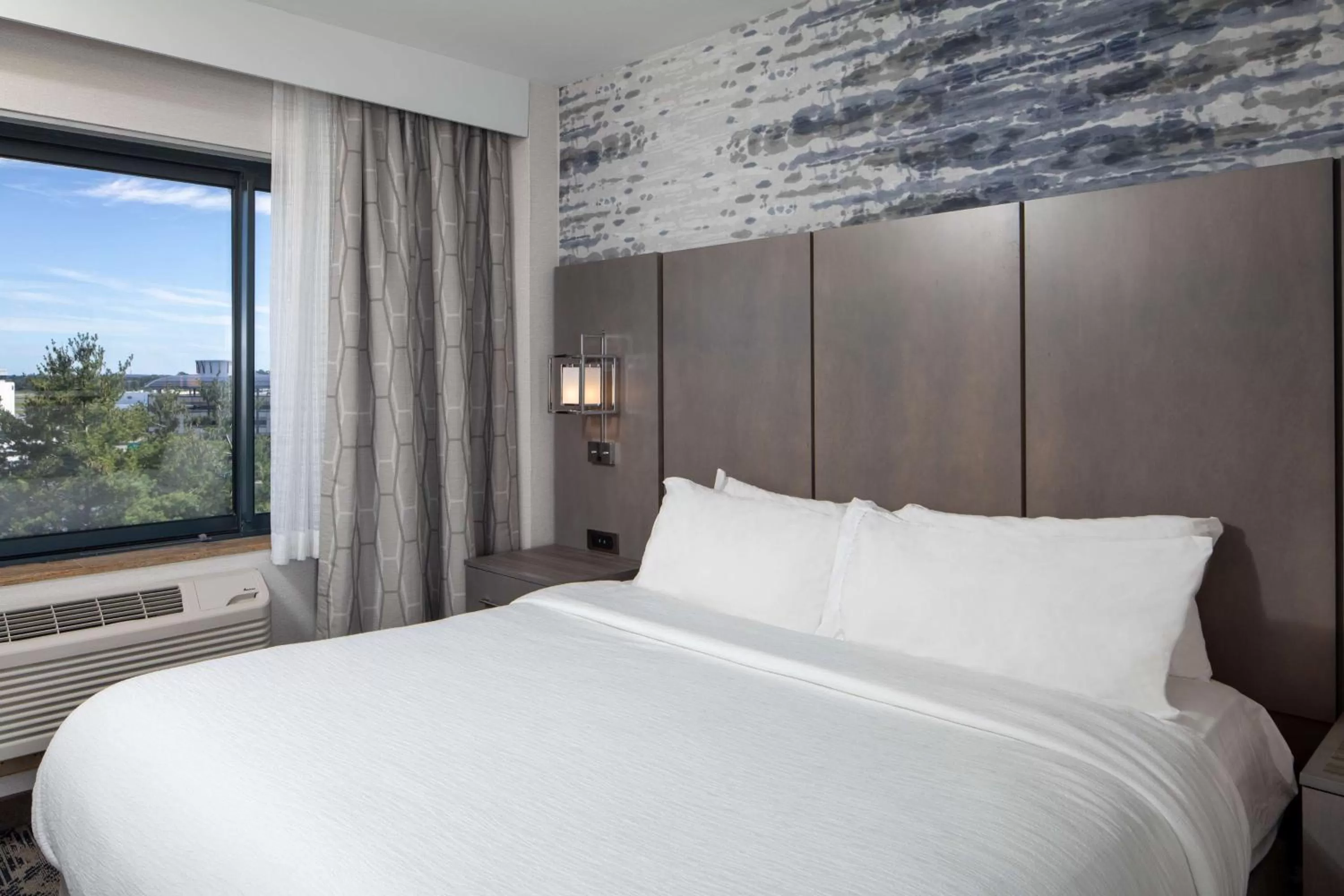 Bed in Embassy Suites by Hilton Portland Maine