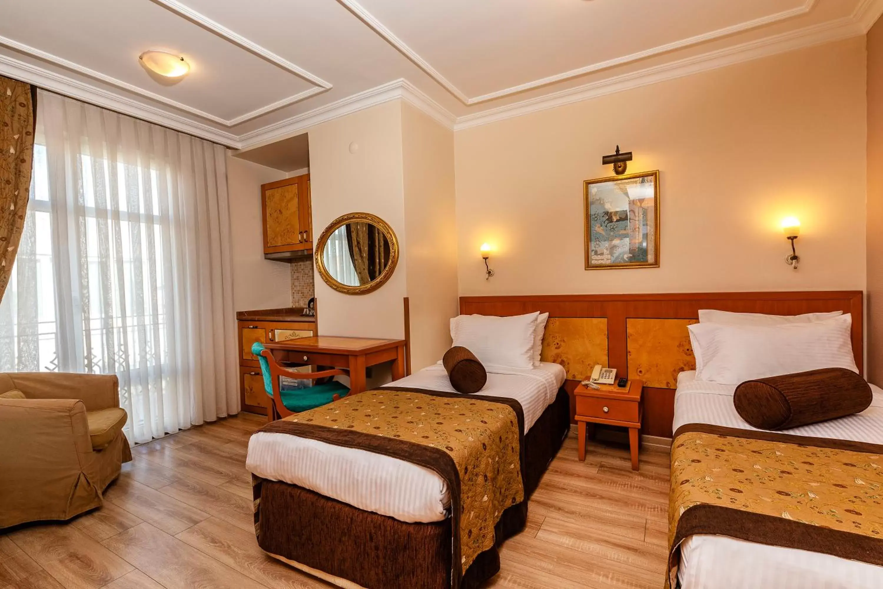 Photo of the whole room in Santa Ottoman Hotel