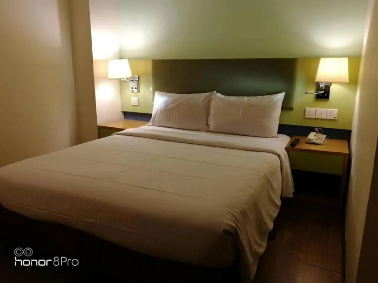 Bedroom, Bed in The Pavilion Hotel