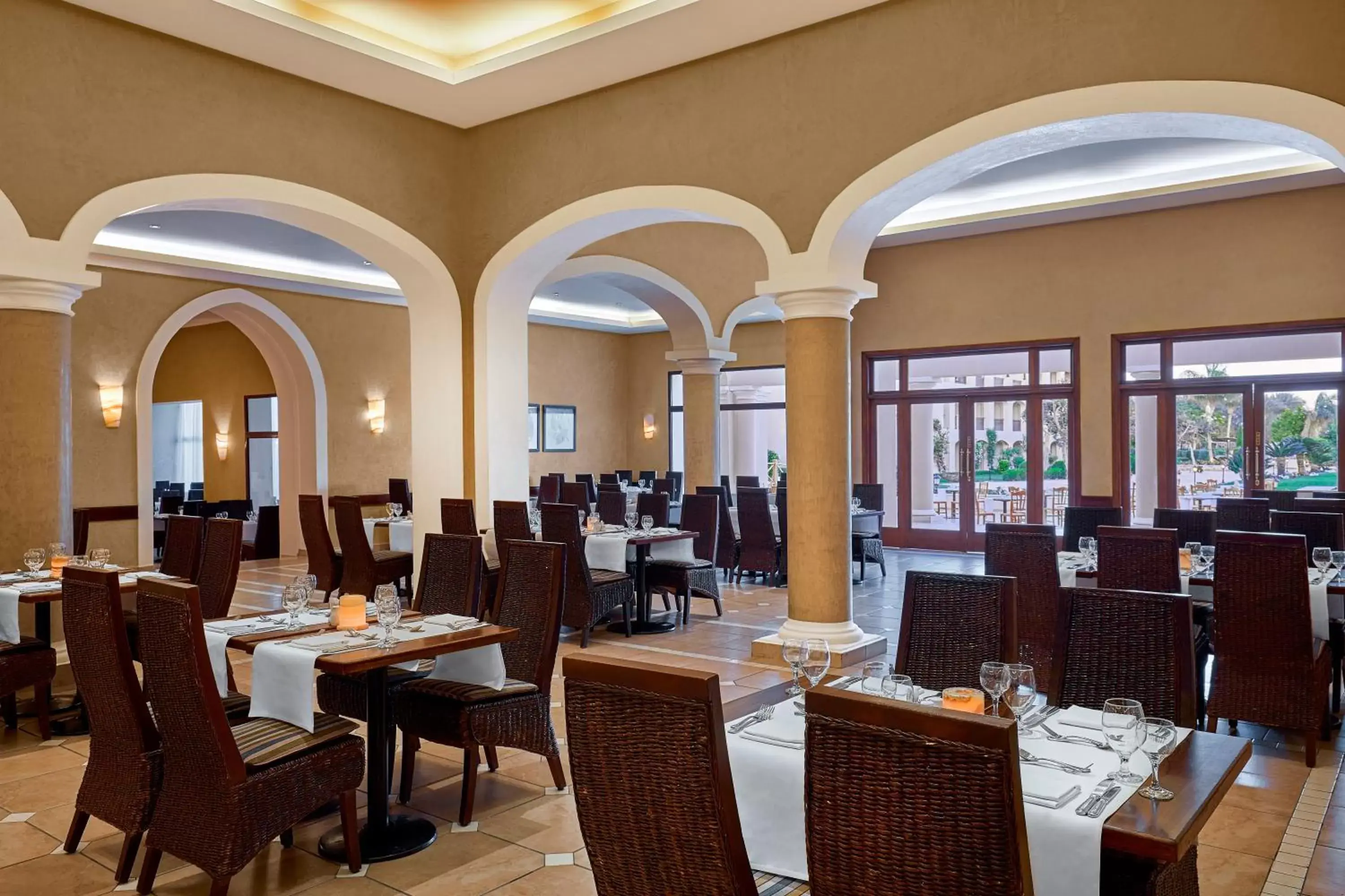 Restaurant/Places to Eat in Jaz Mirabel Resort