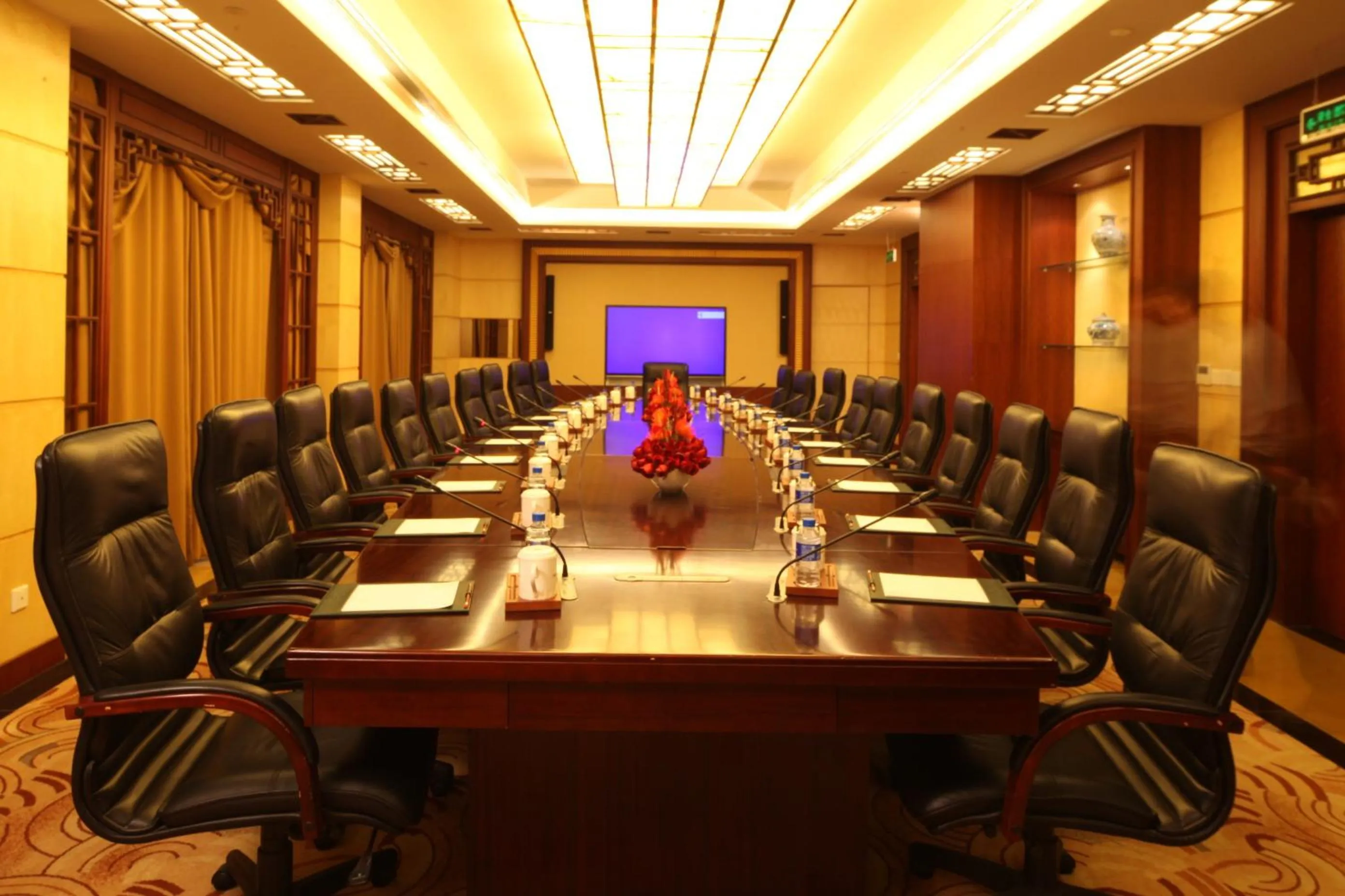 Business facilities in Green Lake Hotel