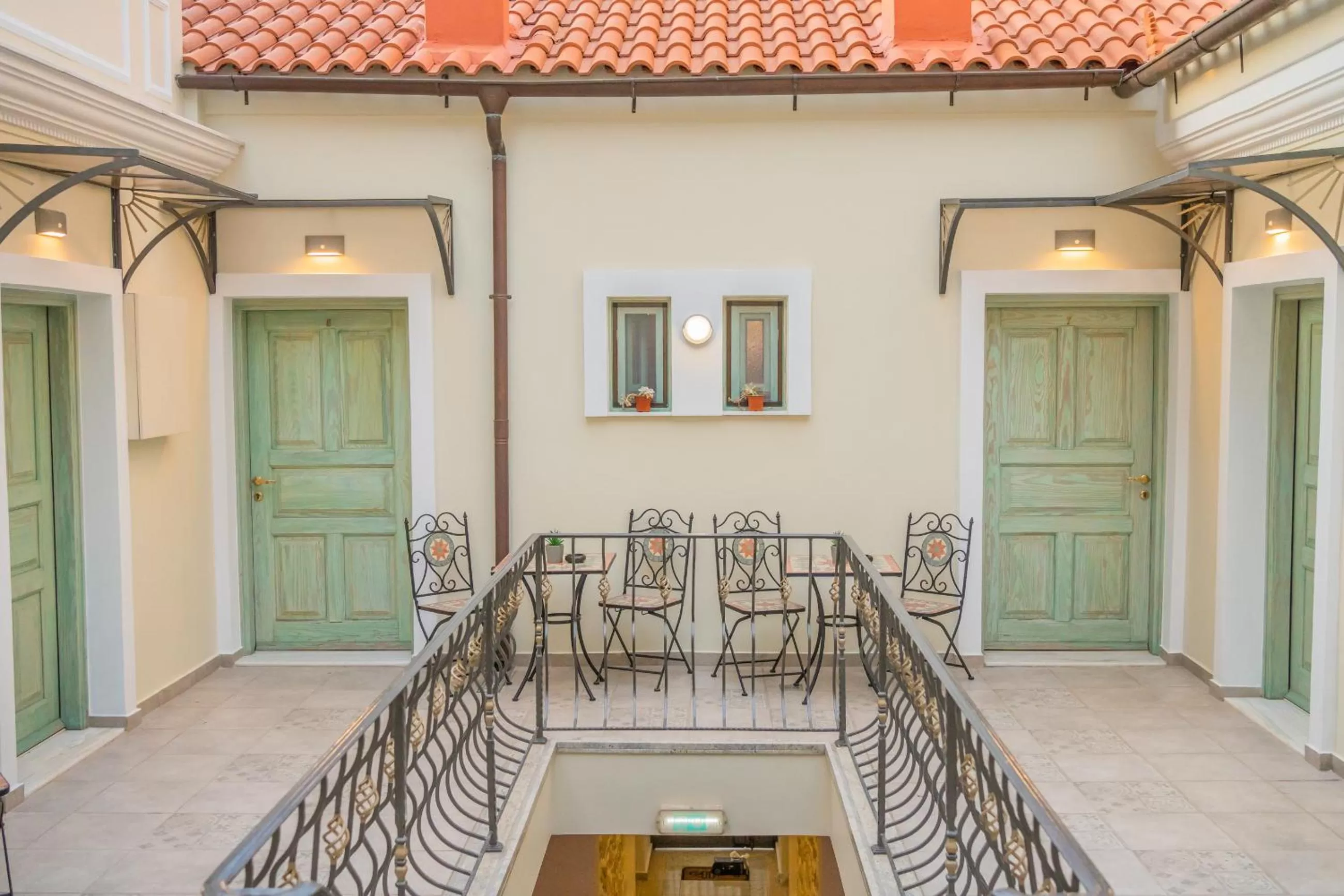 The Stone Manor , Noho boutique hotel Thissio