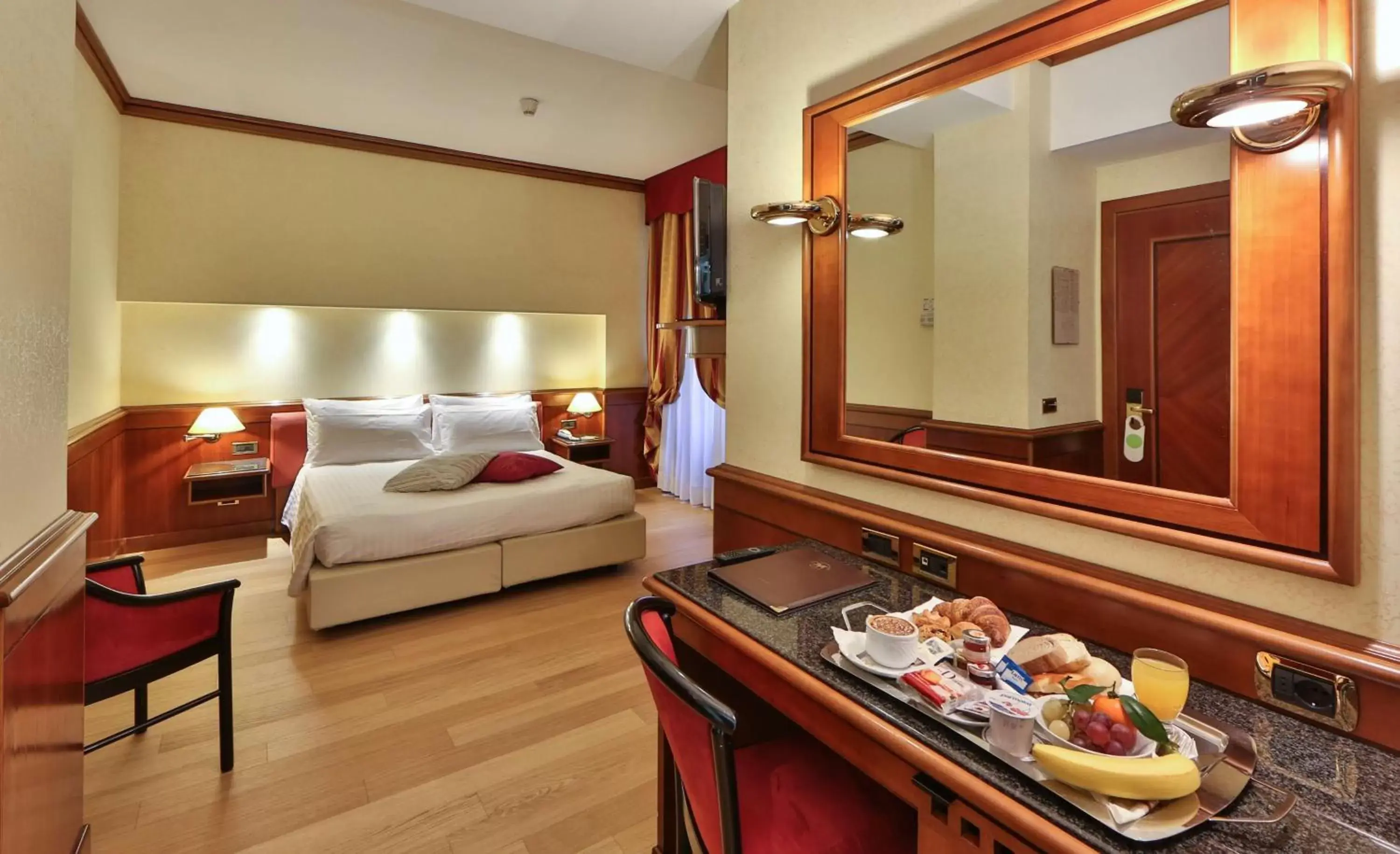 Restaurant/places to eat, Bed in Best Western Hotel Moderno Verdi Restaurant/places to eat, Bed in Best Western Hotel Moderno Verdi
