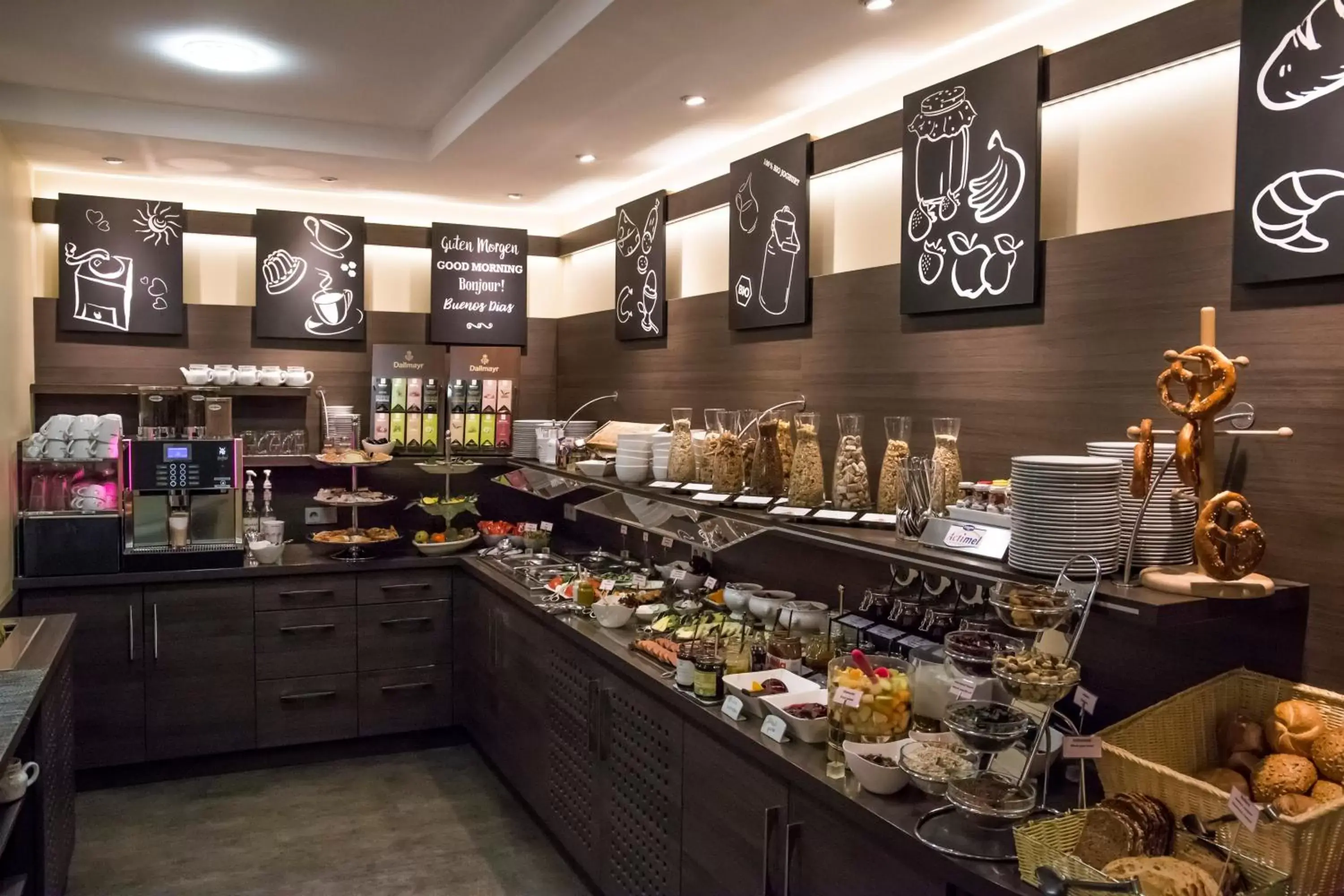 Buffet breakfast in Hotel Mirabell by Maier Privathotels