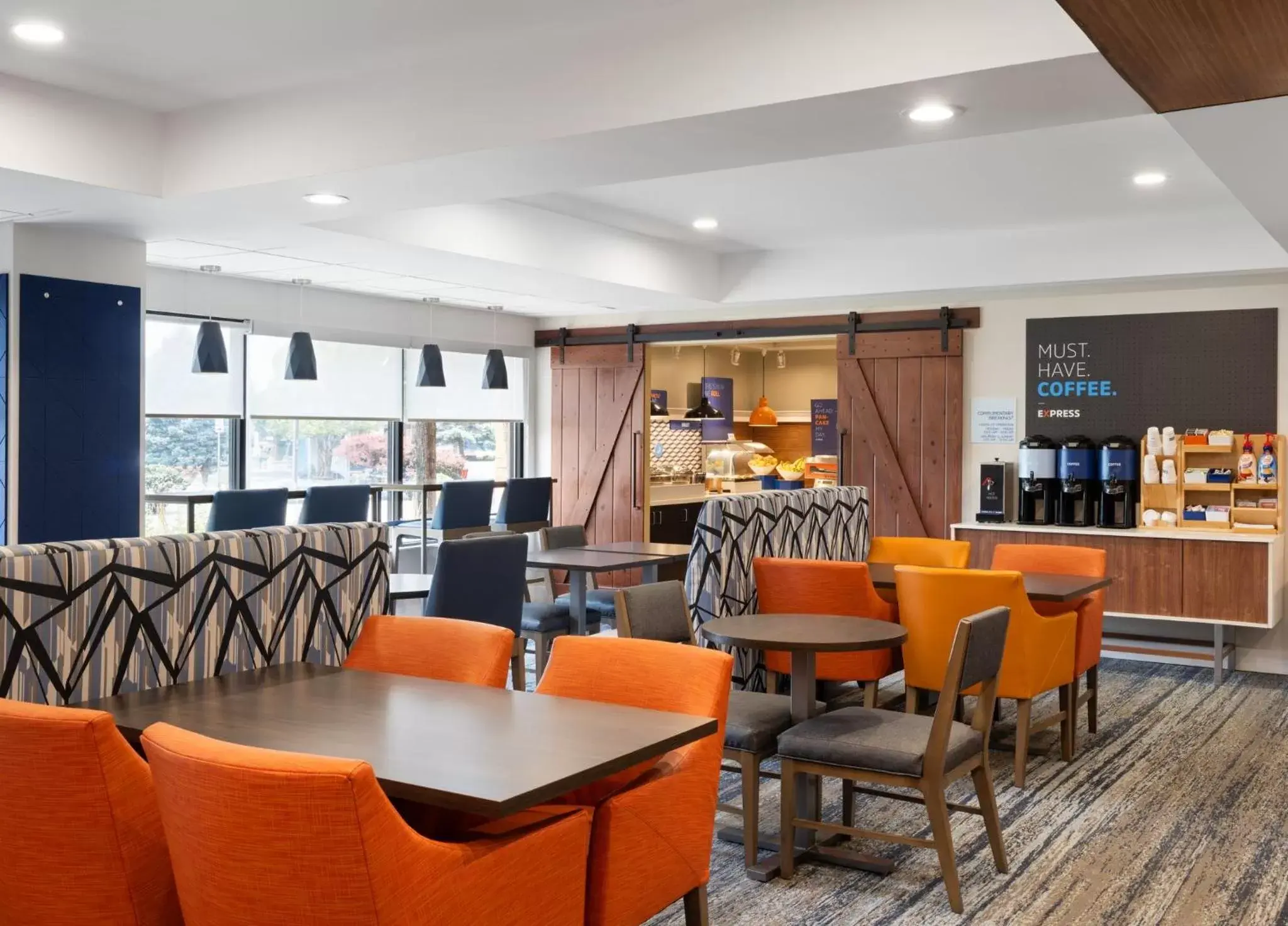 Property building, Restaurant/Places to Eat in Holiday Inn Express Indianapolis Airport, an IHG Hotel