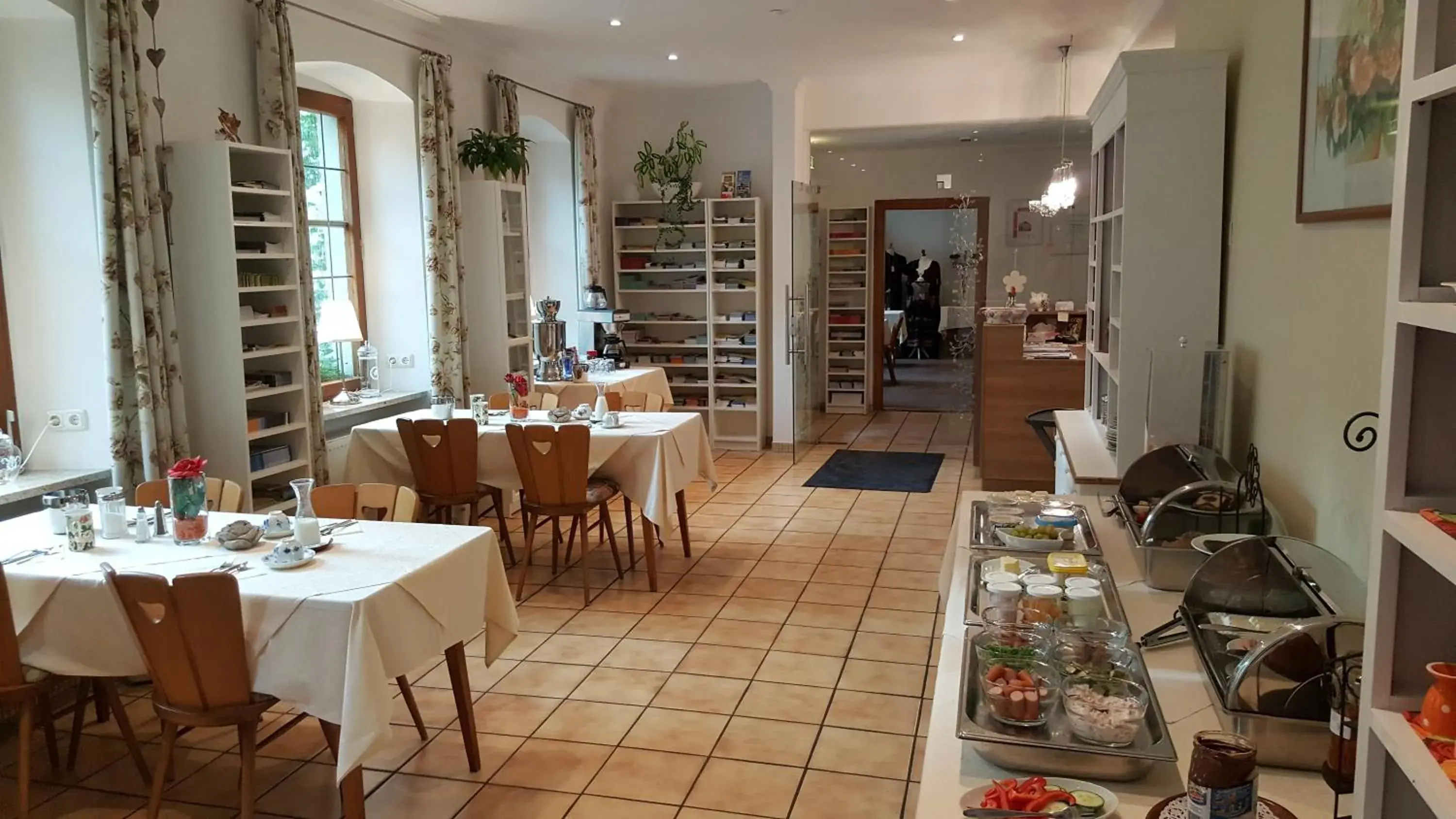 Breakfast, Restaurant/Places to Eat in Boutiquehotel Goldene Rose