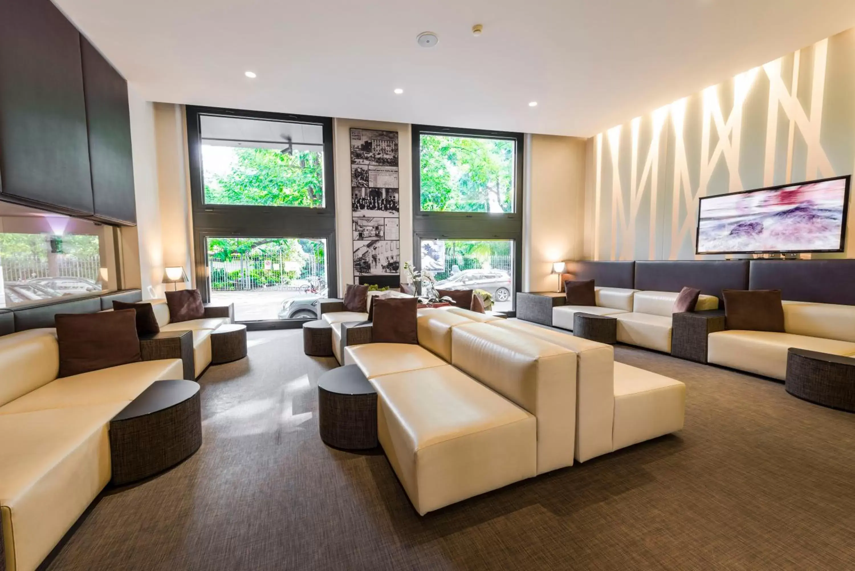 Communal lounge/ TV room, Lounge/Bar in Hotel Manin