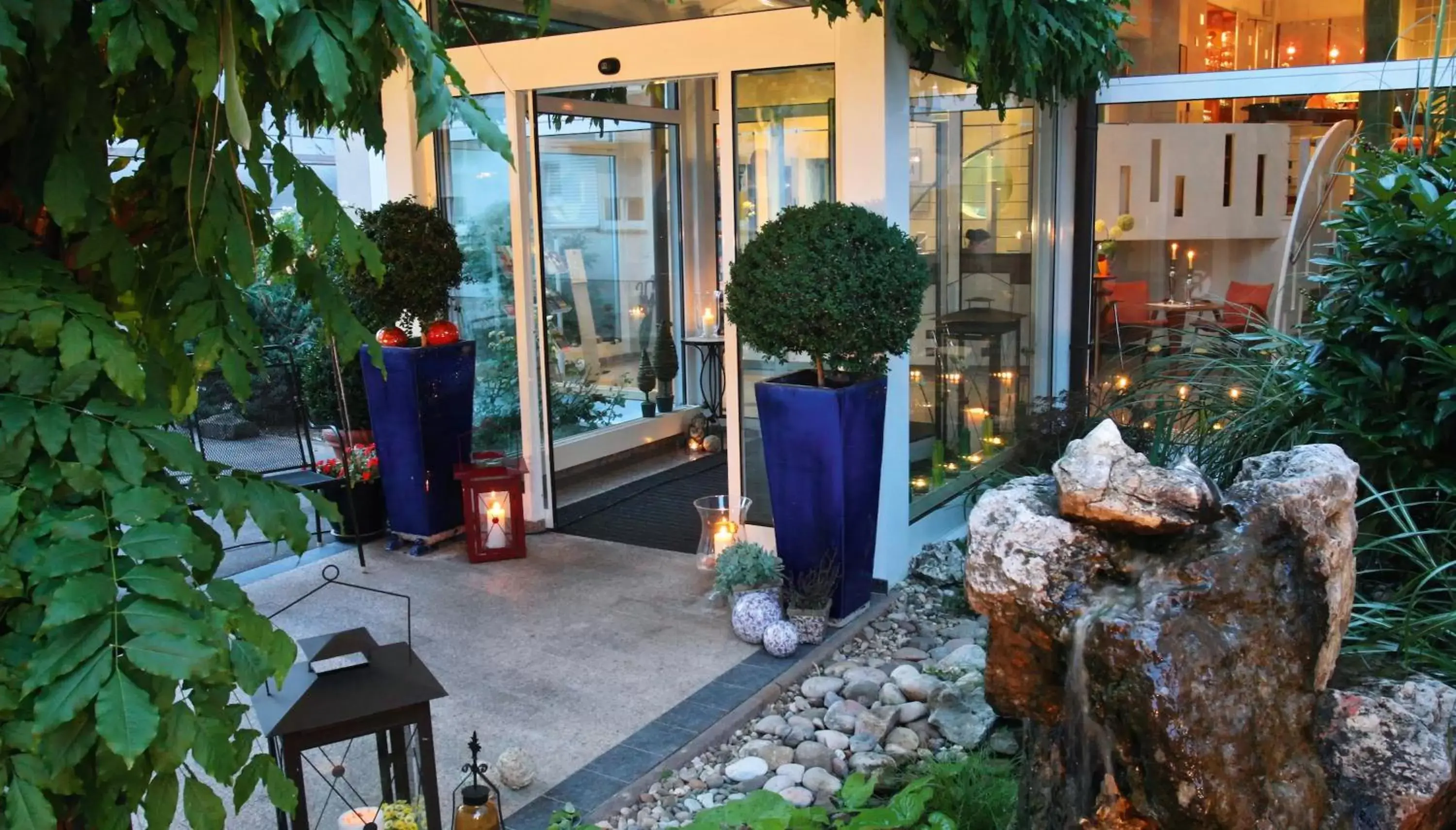 Facade/entrance, Patio/Outdoor Area in Hotel Azenberg