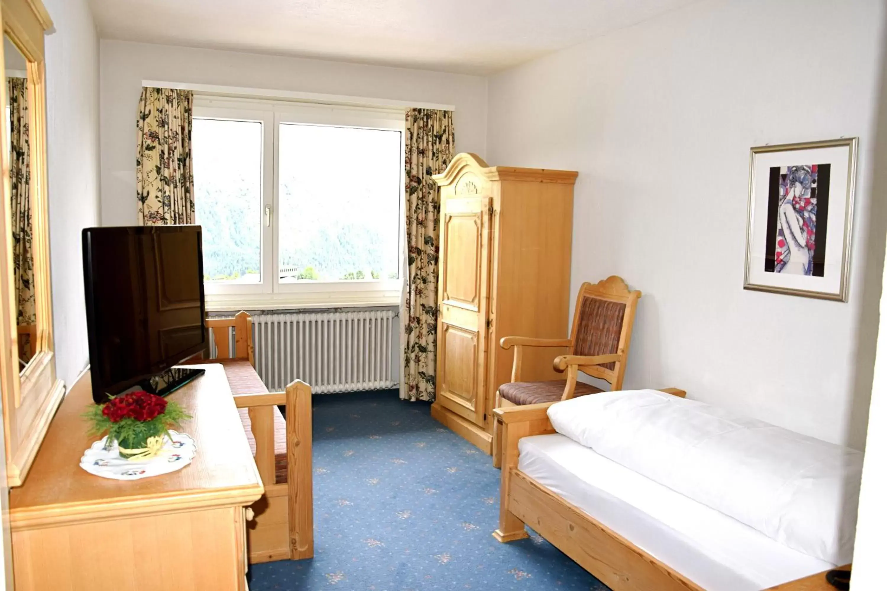 Bedroom, Seating Area in Hotel Salastrains