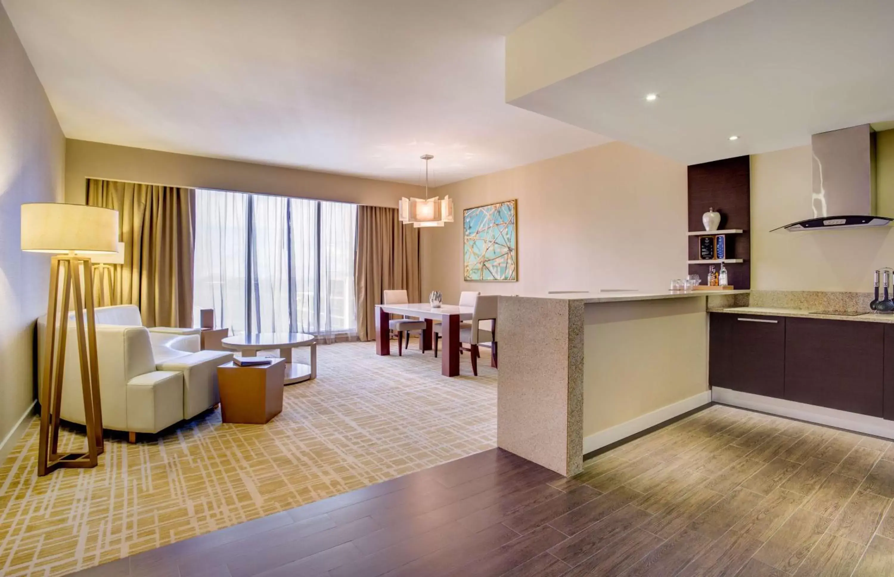 Living room, Kitchen/Kitchenette in Waldorf Astoria Panama