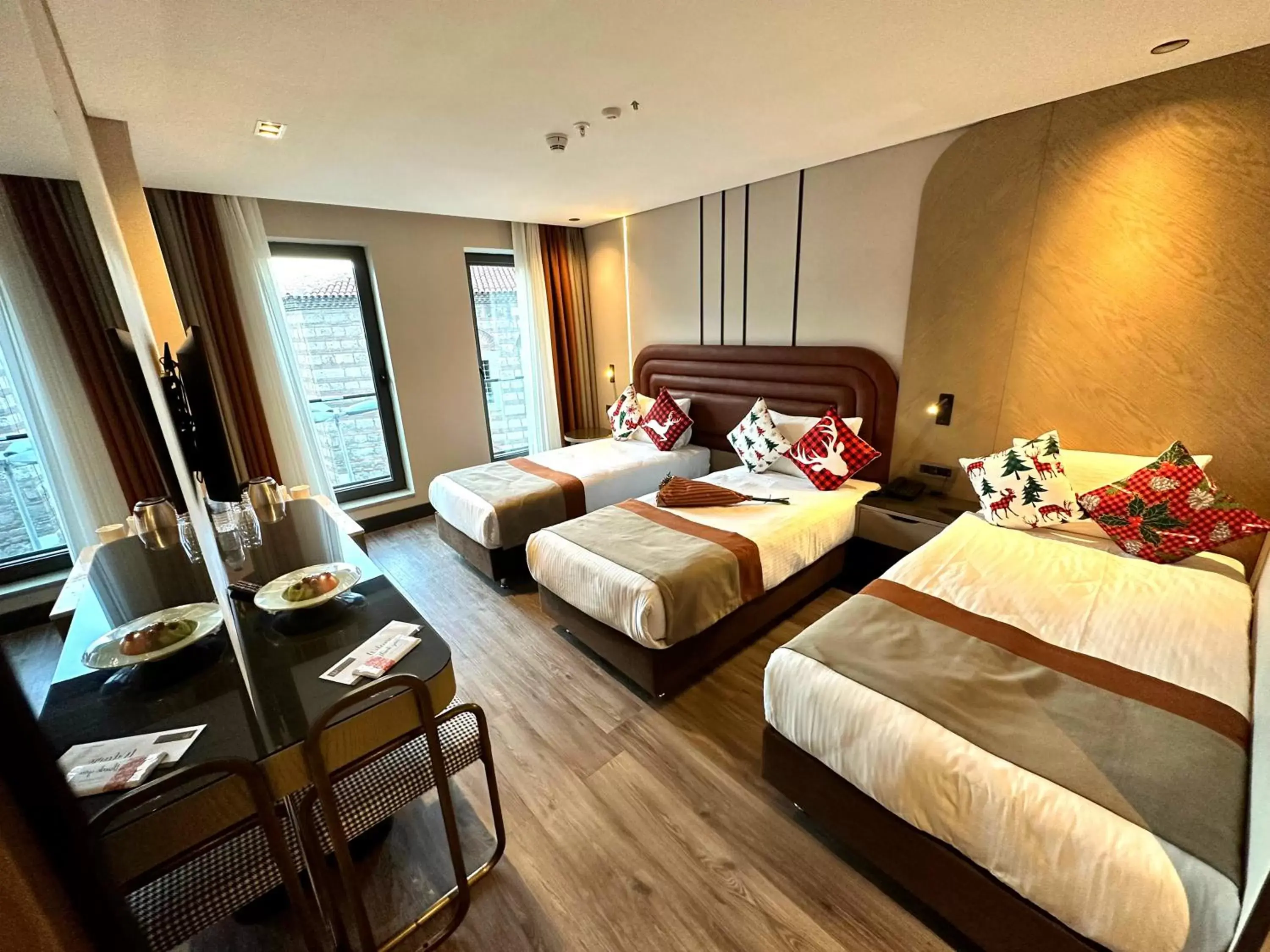 Photo of the whole room, Bed in Edition Old City Hotel Photo of the whole room, Bed in Edition Old City Hotel