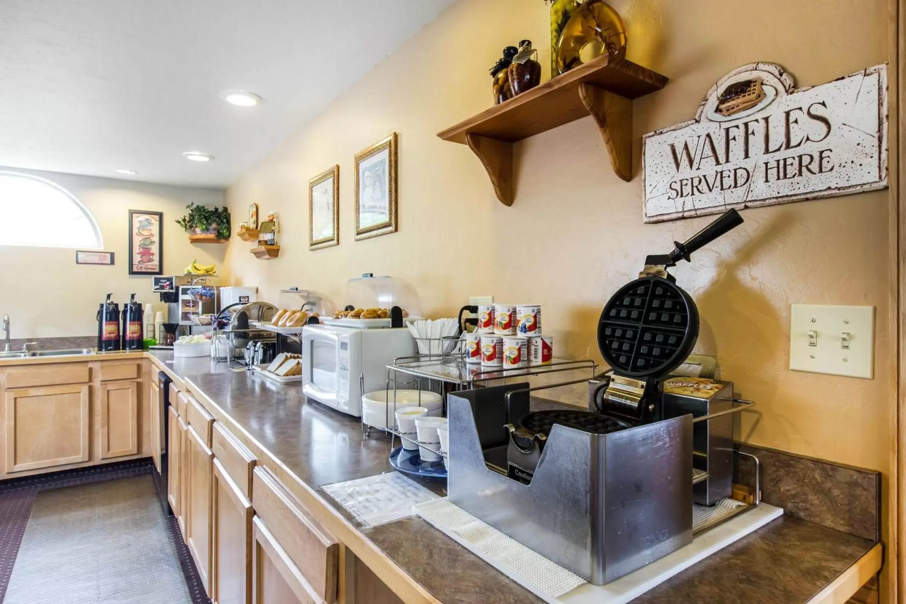 Continental breakfast, Restaurant/Places to Eat in Rodeway Inn Gunnison