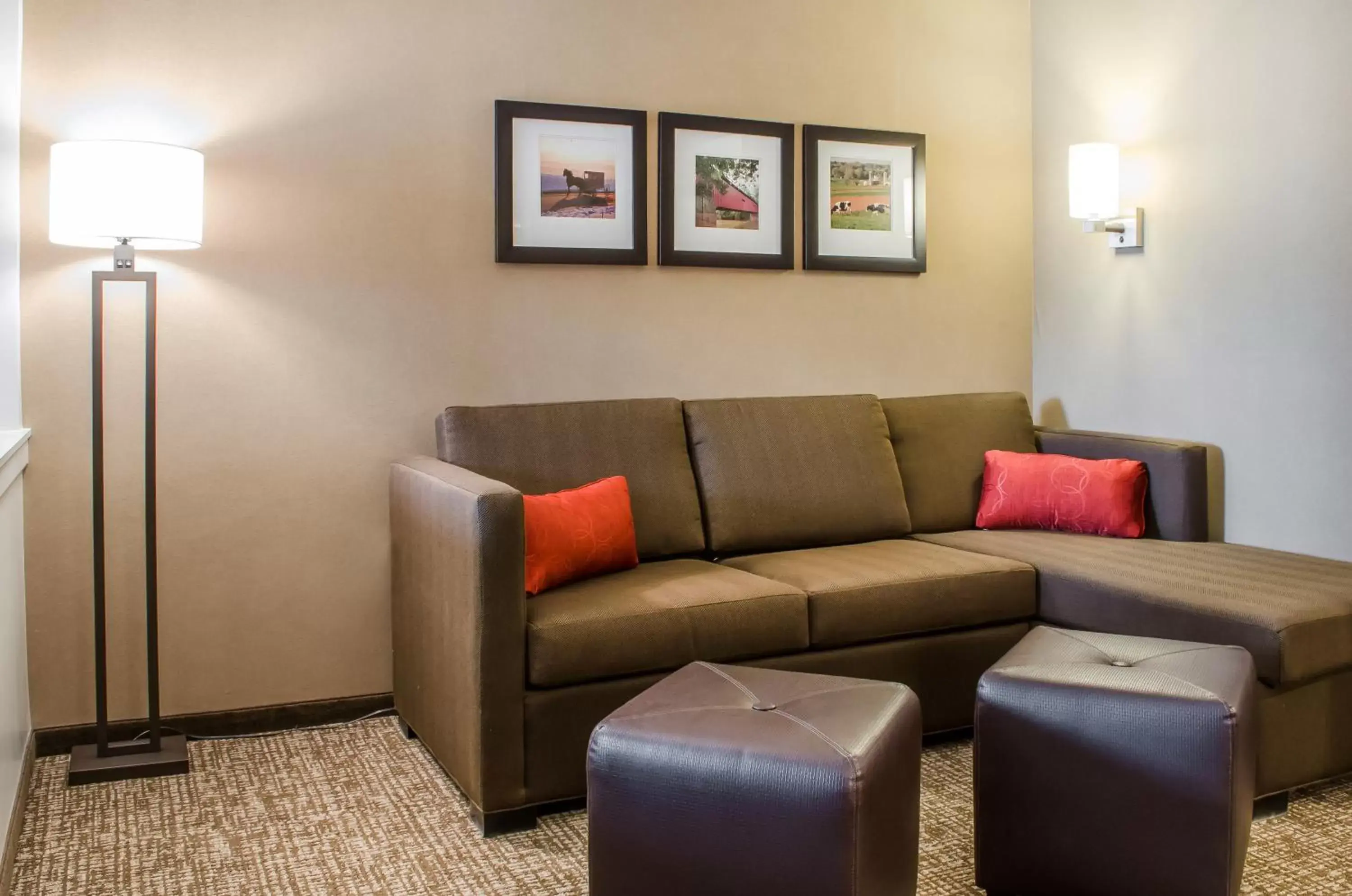 Seating area, Lounge/Bar in Comfort Suites Manheim - Lancaster