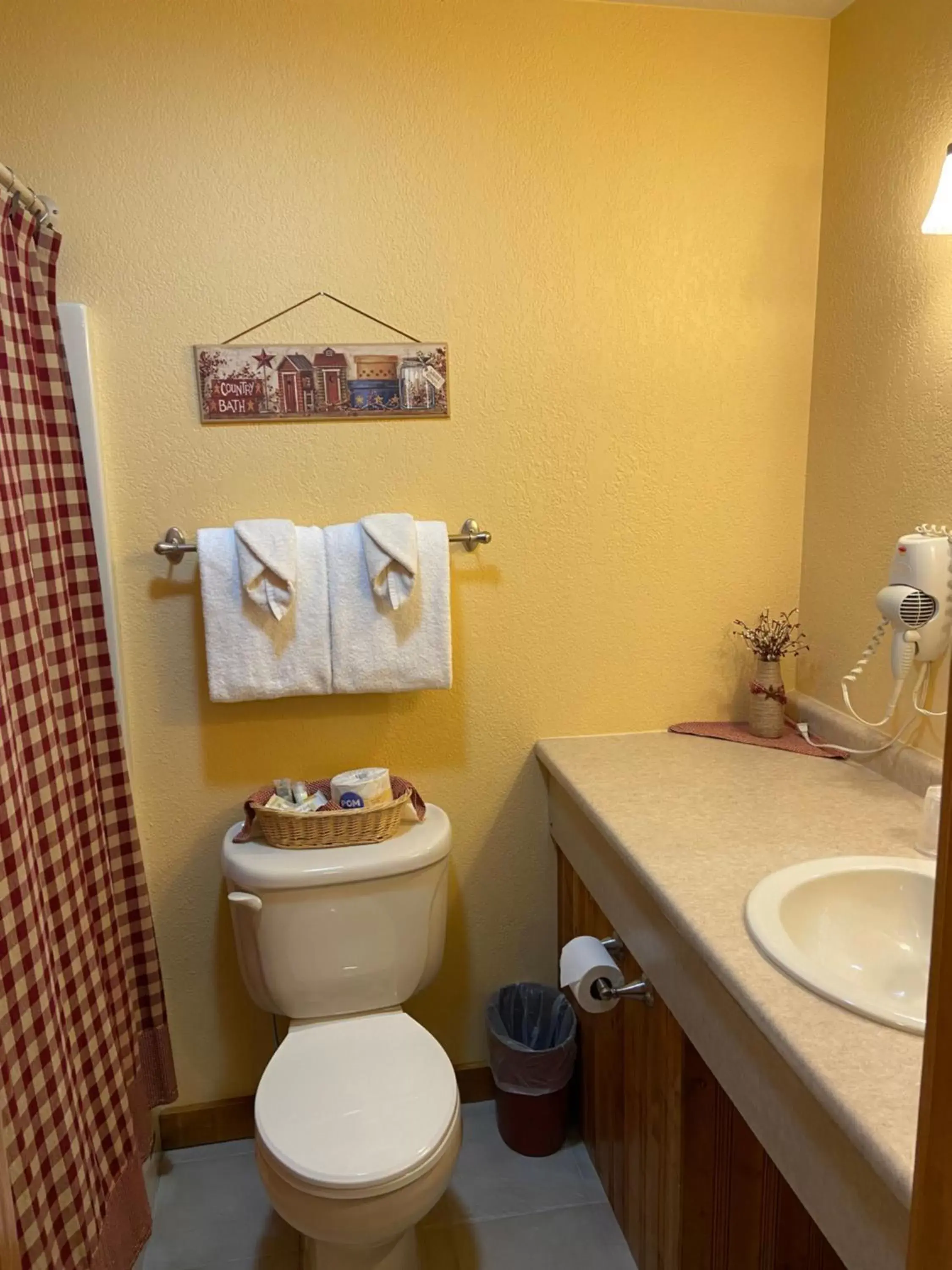 Bathroom in The Garrett Inn