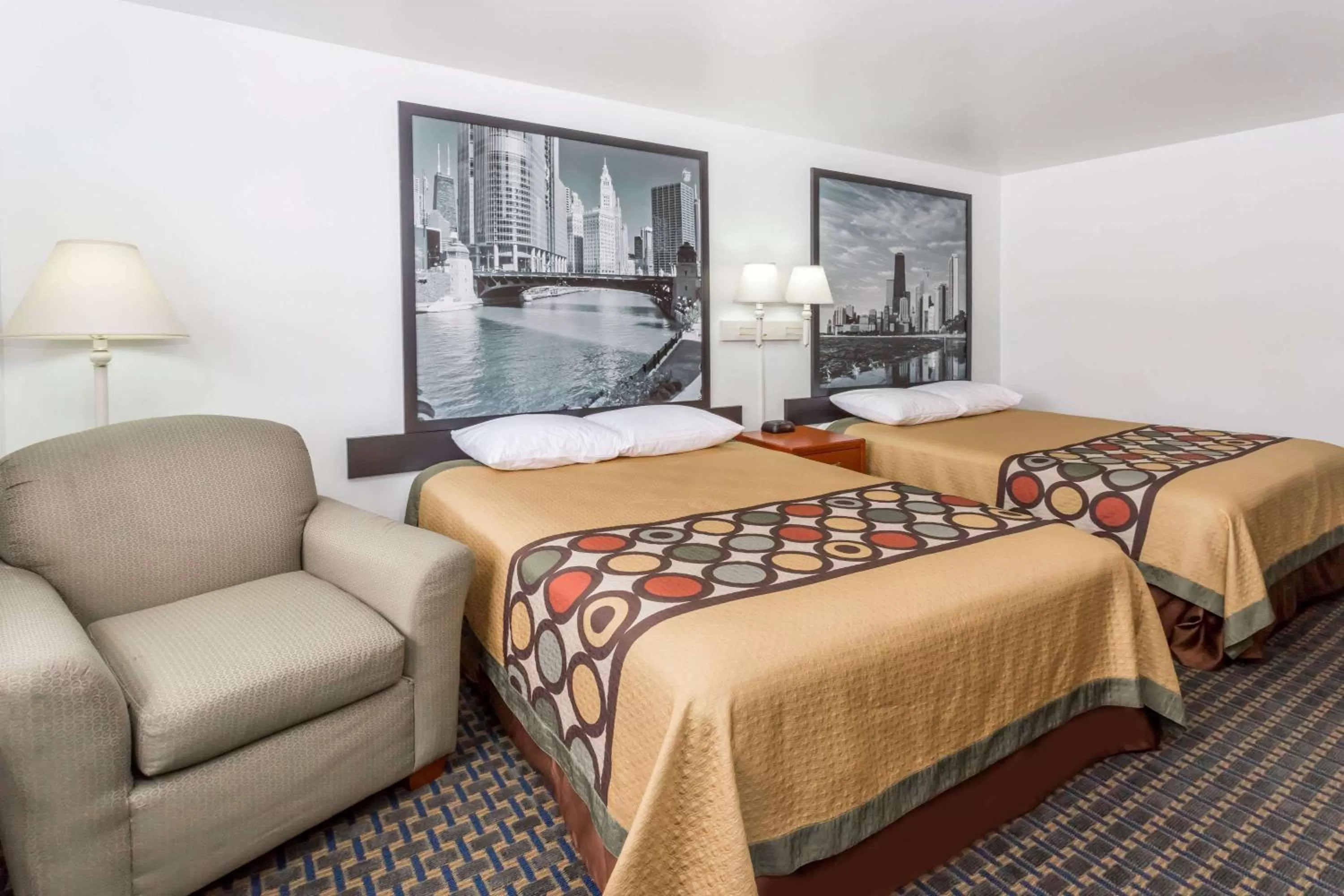 Photo of the whole room, Bed in Super 8 by Wyndham Rock Falls Sterling Area