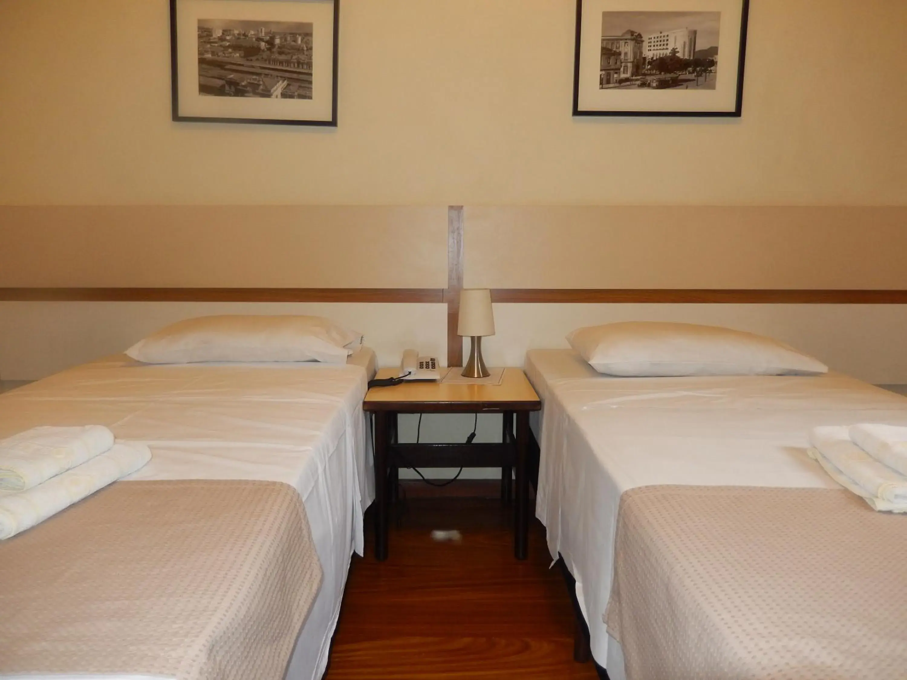 Bed in Hotel Metropole