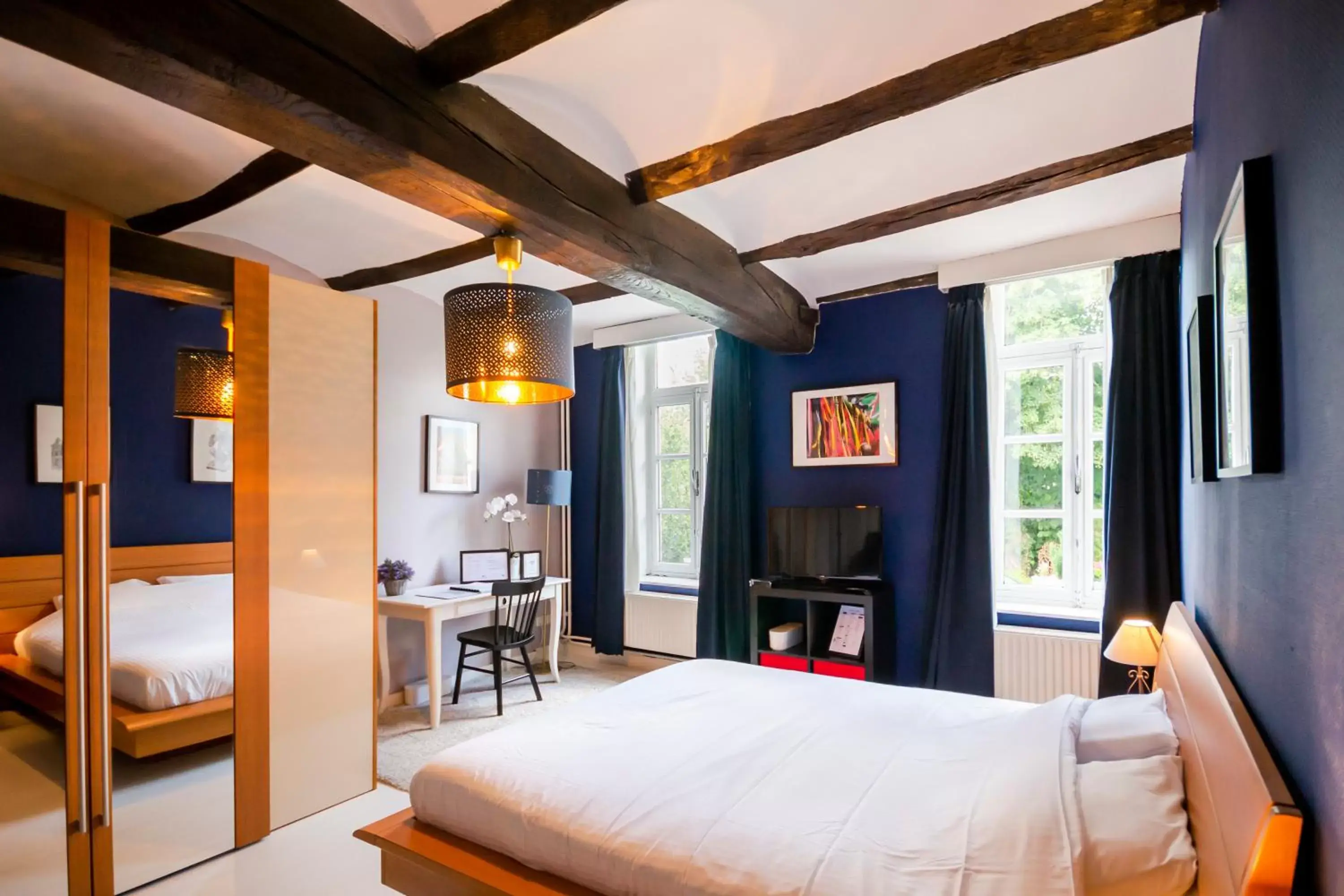 Au Petit Dragon Au Petit Dragon