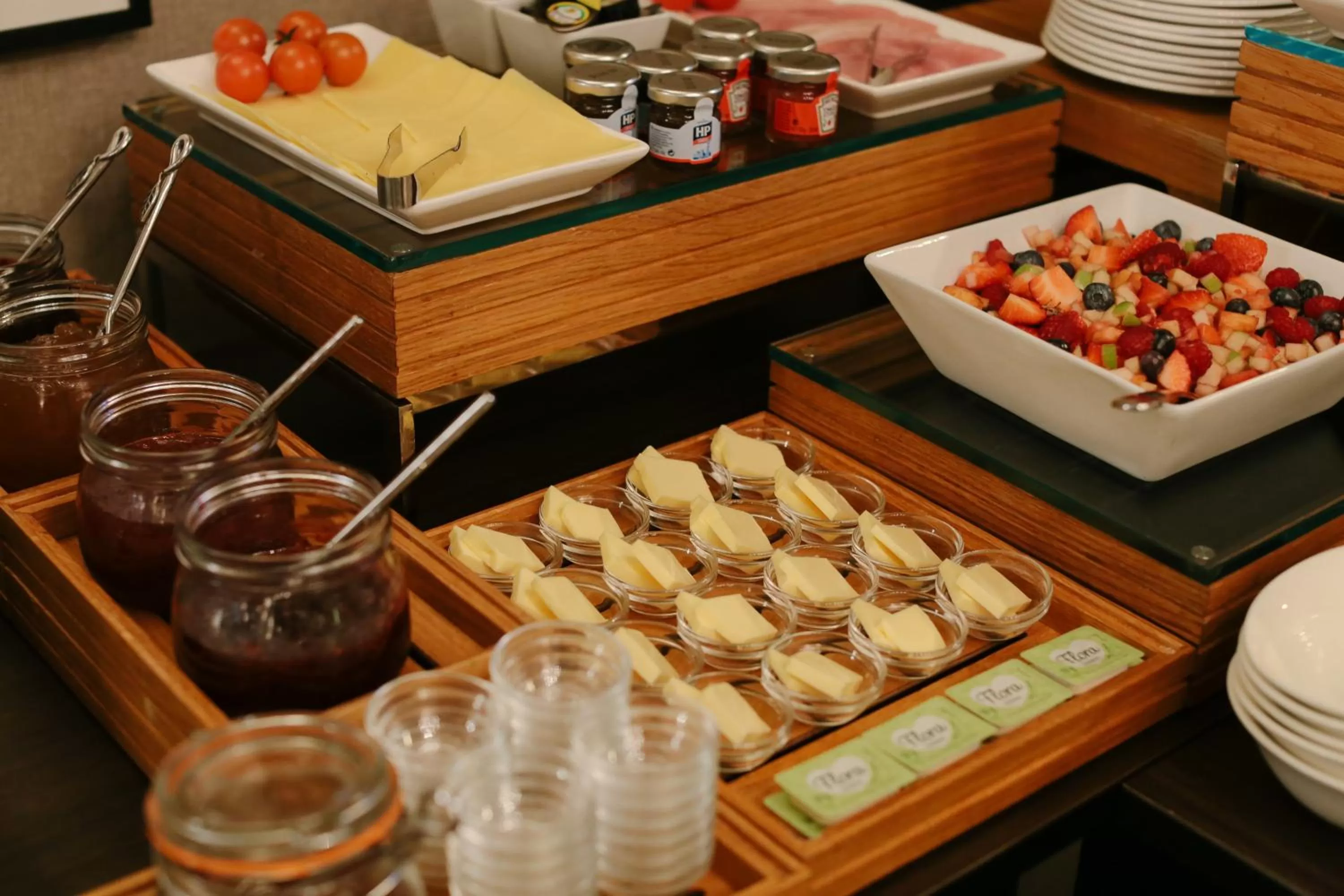 Restaurant/places to eat in Nira Caledonia