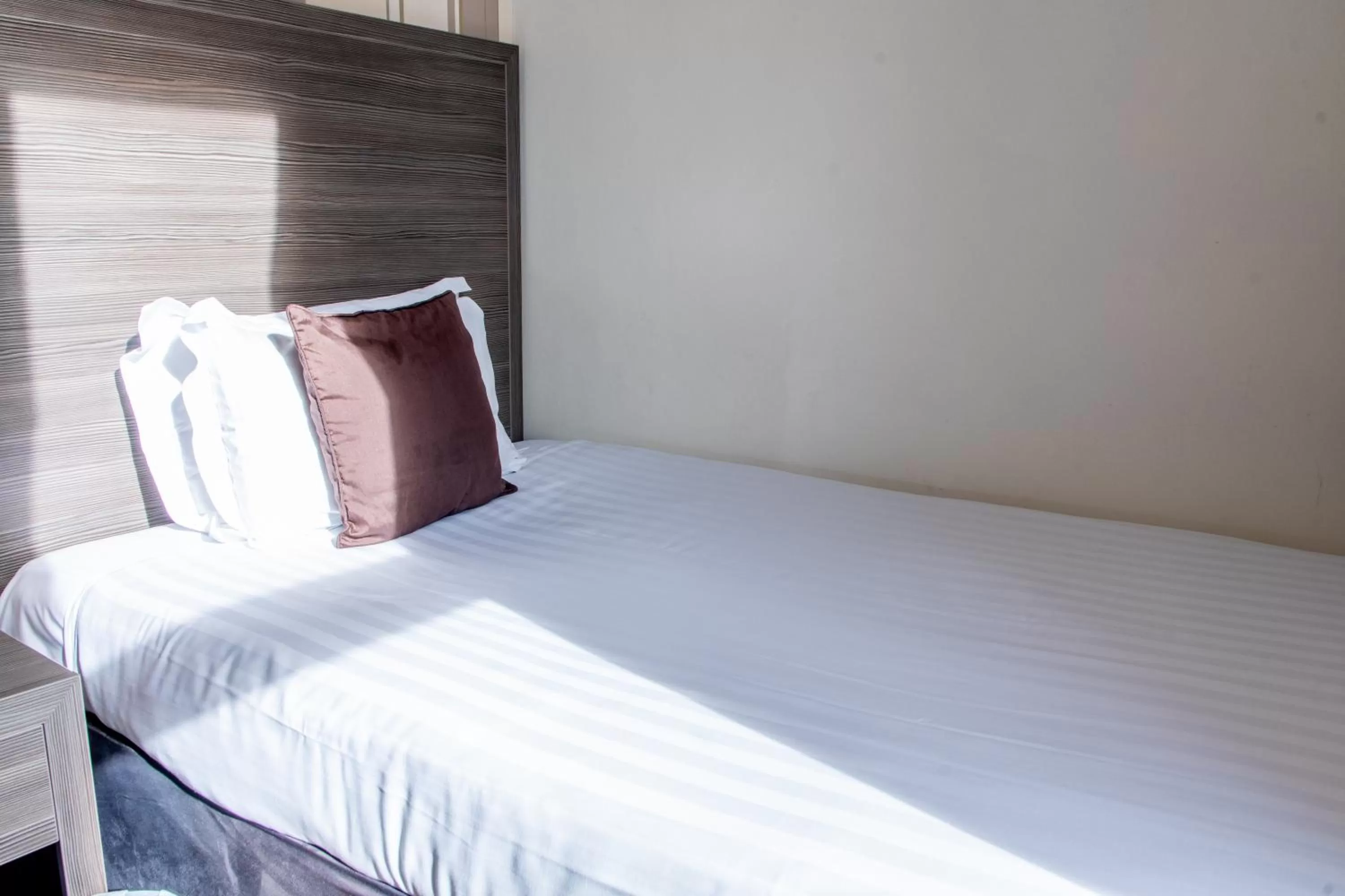 Bed in Parkmore Hotel & Leisure Club, Sure Hotel Collection by BW