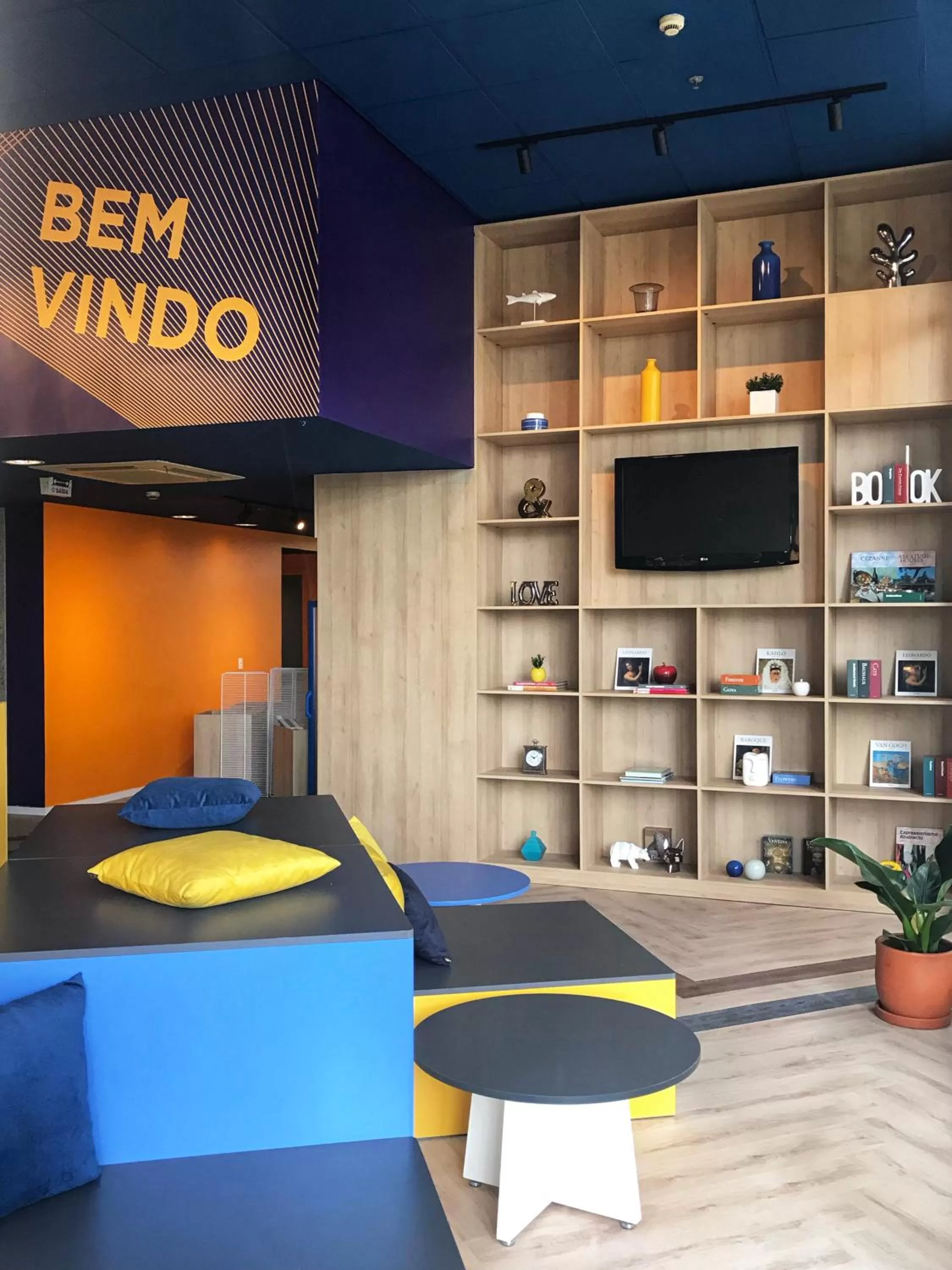 Lobby or reception in ibis budget Tambore