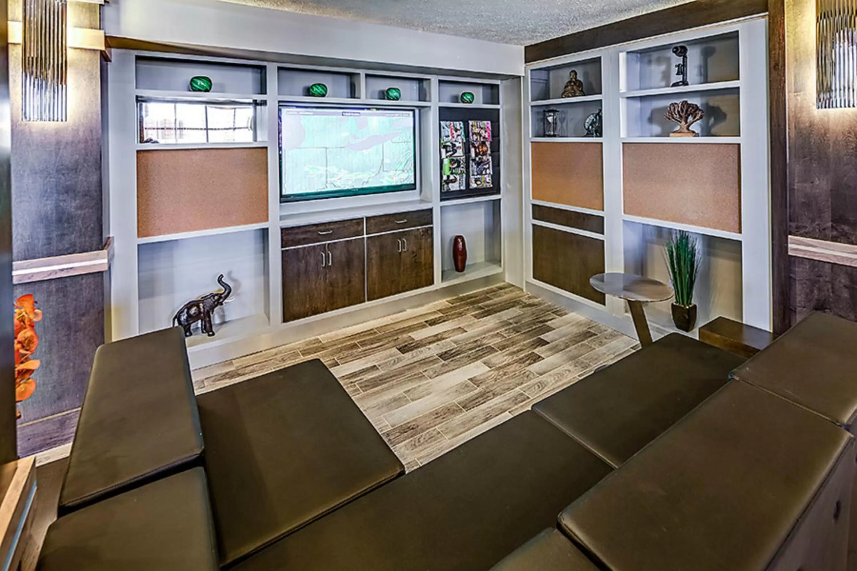 Lobby or reception in Holiday Inn Cleveland Northeast - Mentor by IHG