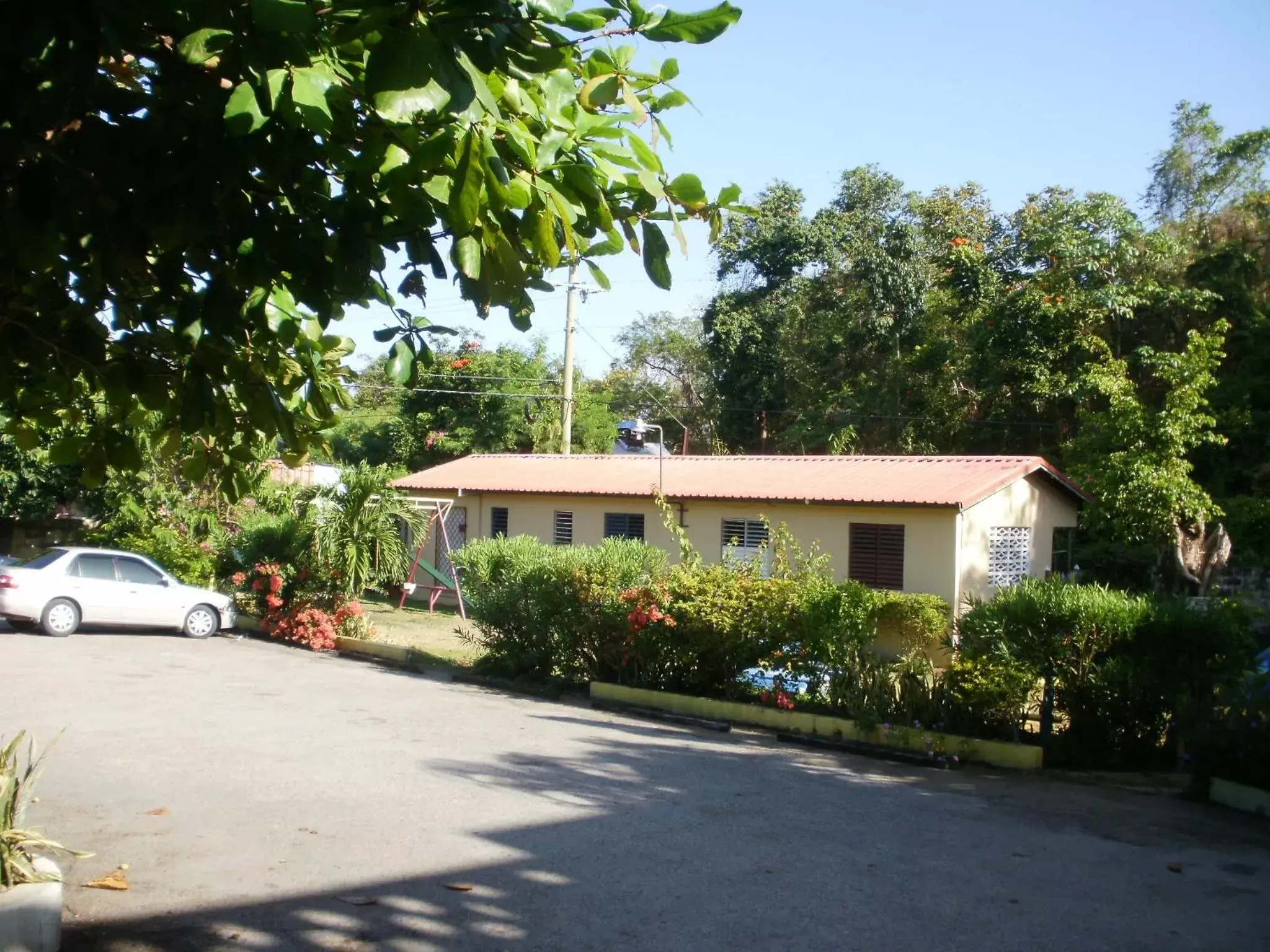 Property Building in Pineapple Court Hotel