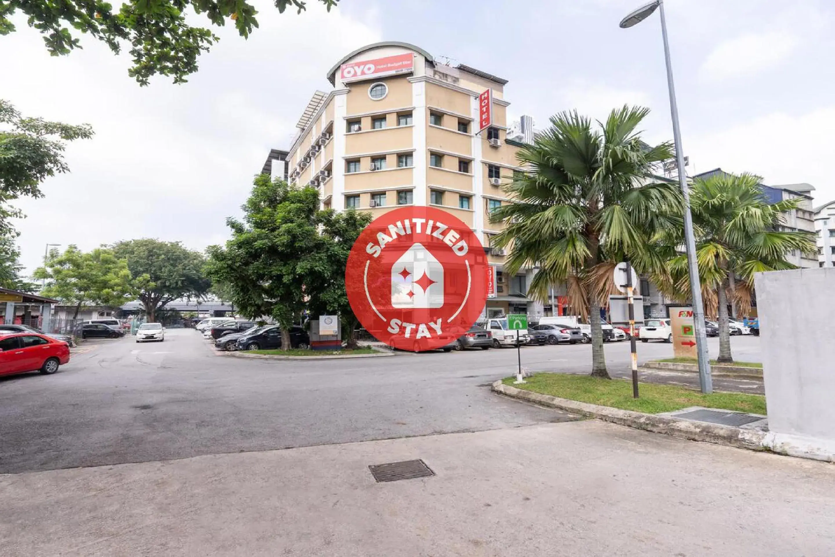 Property Building in OYO 89717 Budget Star Hotel